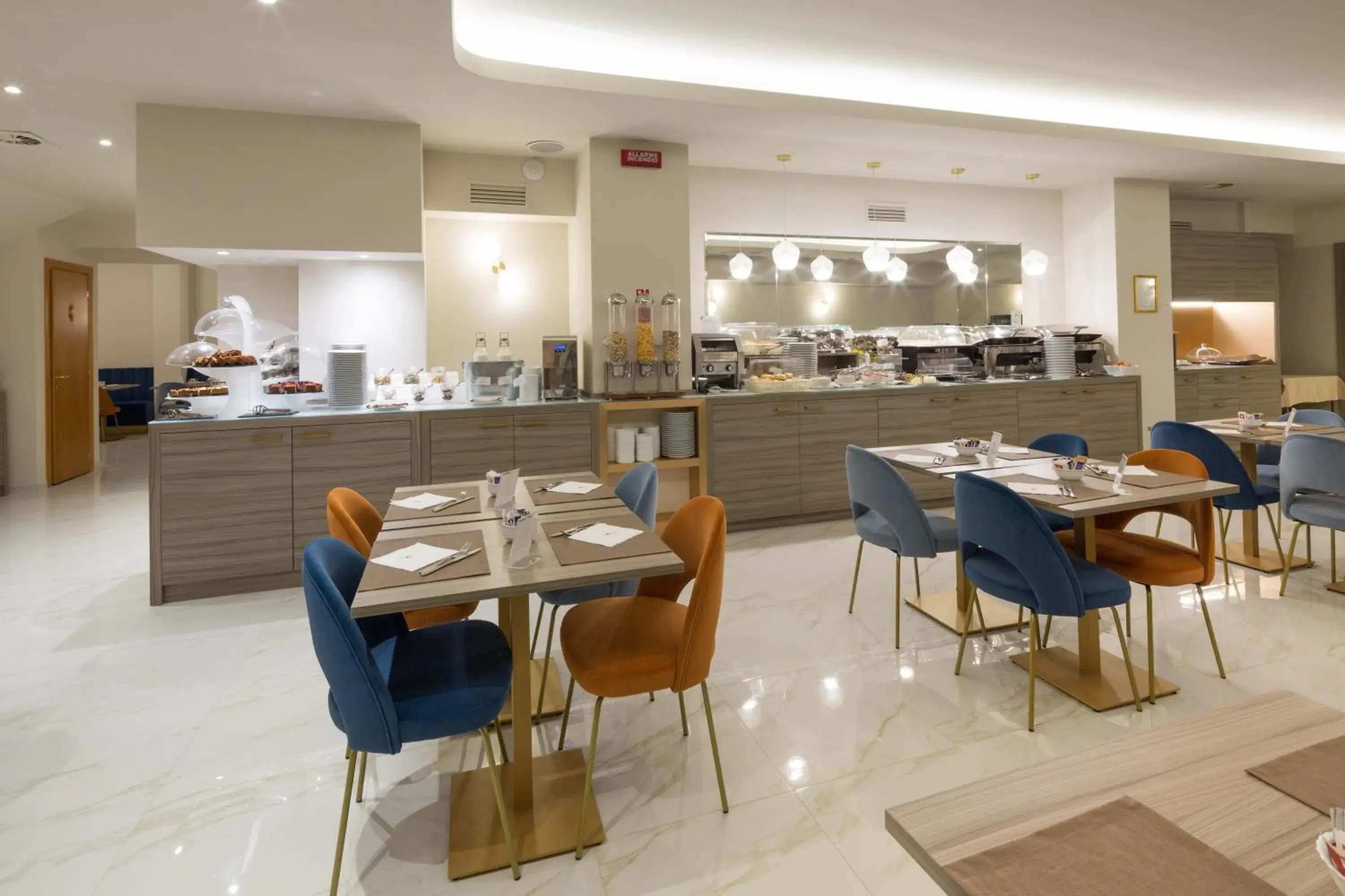 Breakfast, Restaurant/Places to Eat in Hotel Nasco