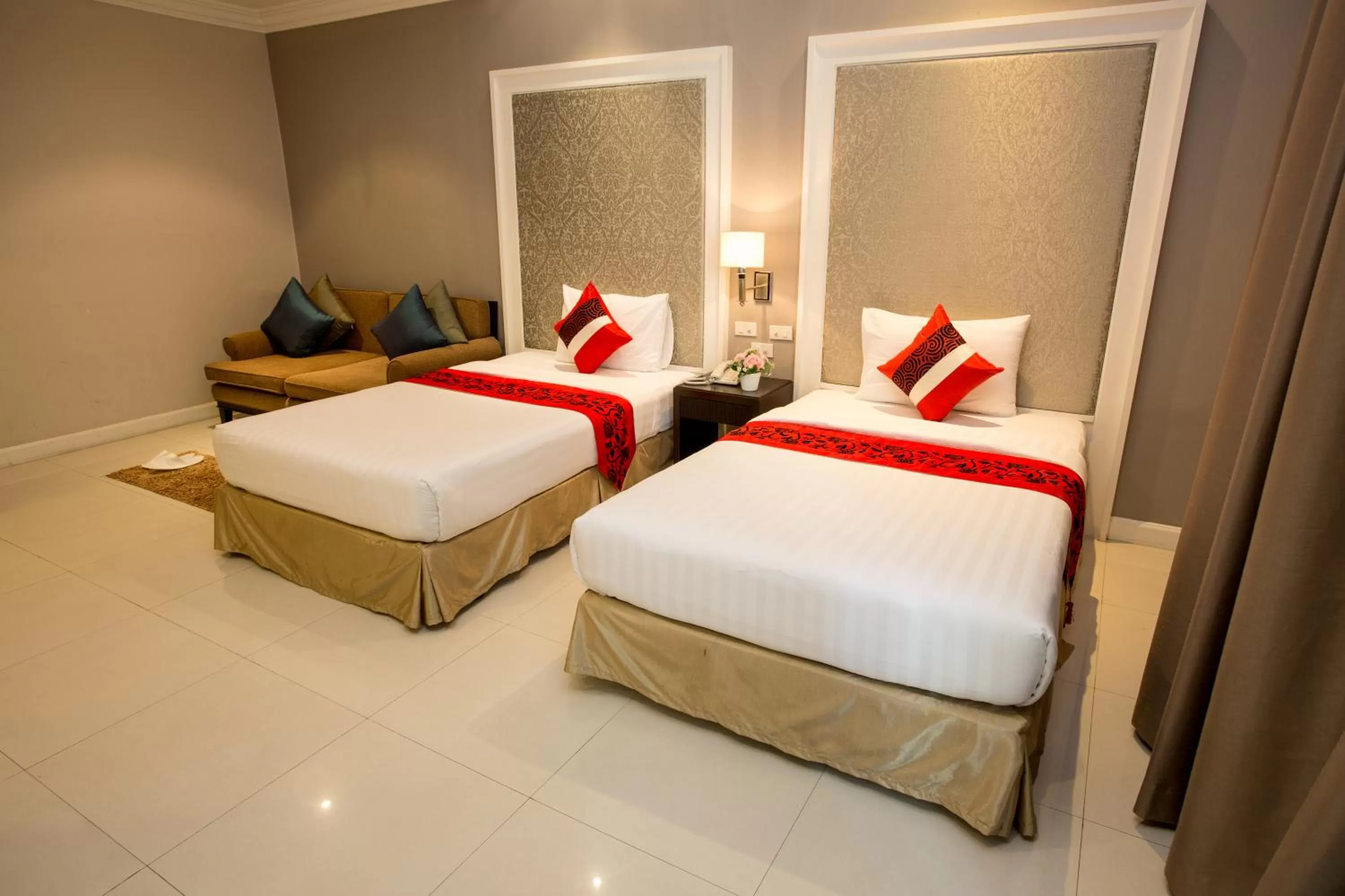 Deluxe Twin Room in Hope Land Hotel 46/1