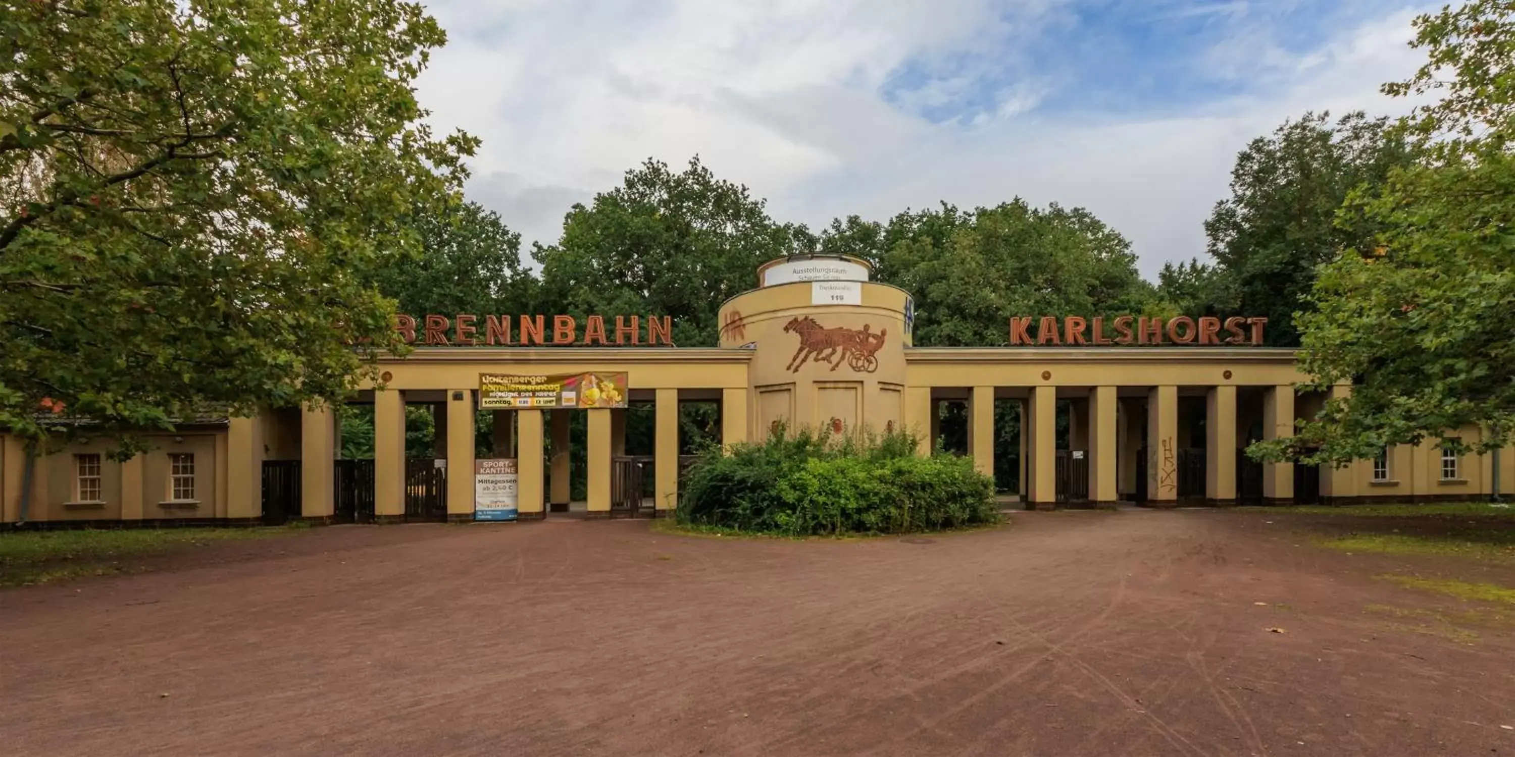 Nearby landmark, Property Building in Botschaft