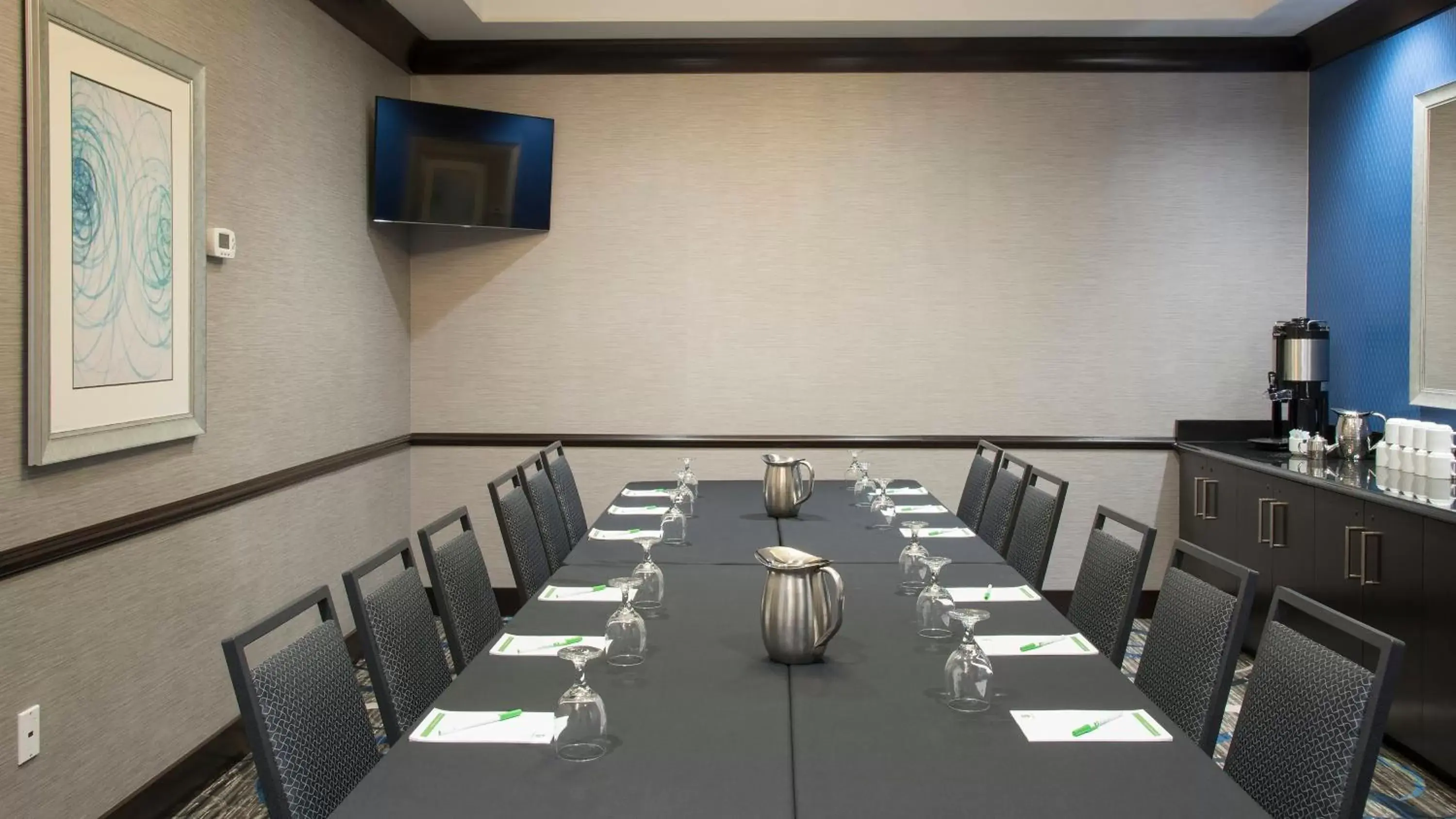 Meeting/conference room in Holiday Inn Indianapolis Airport, an IHG Hotel