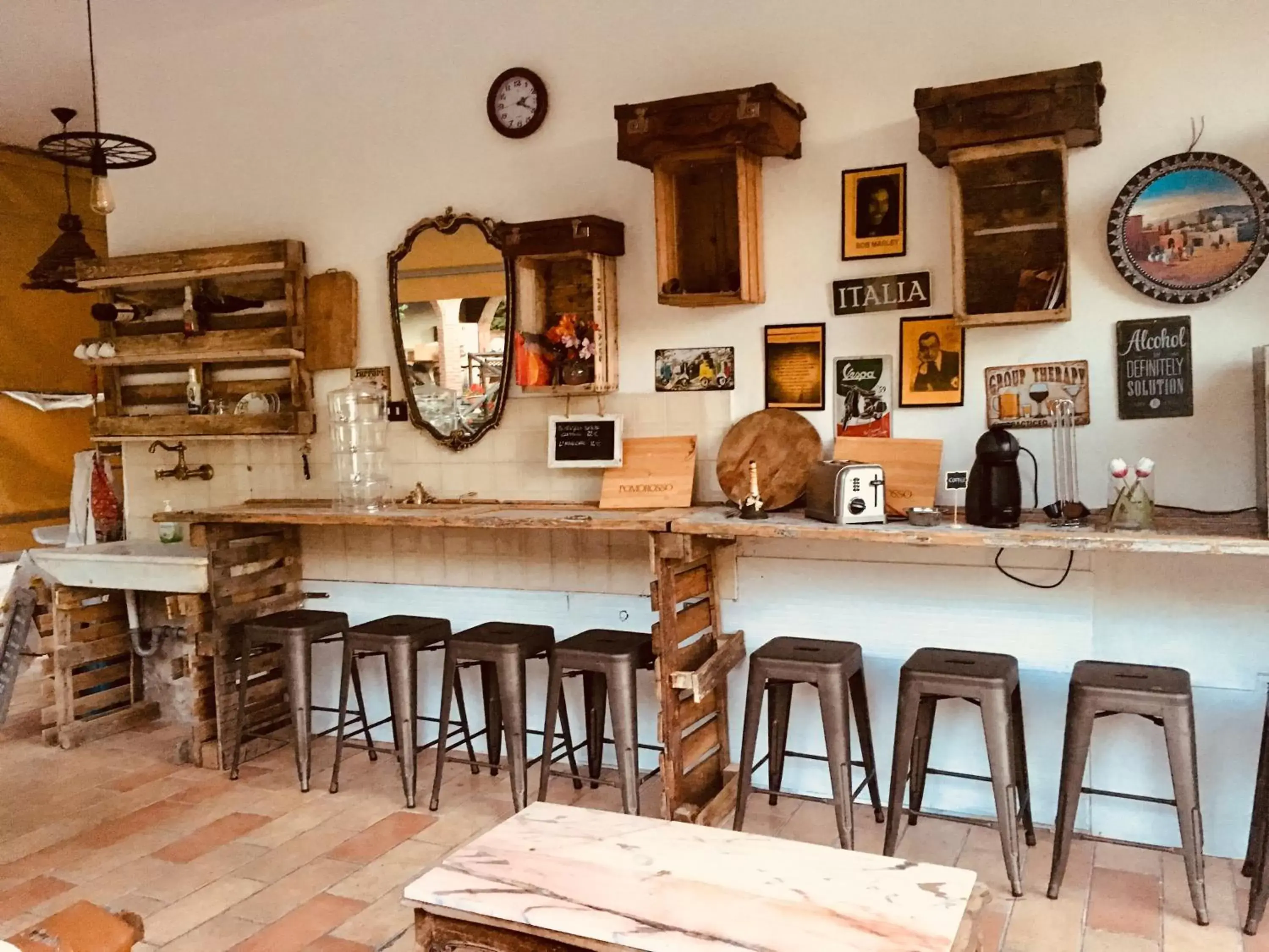 Restaurant/Places to Eat in B&B La Villarella dei Tulipani