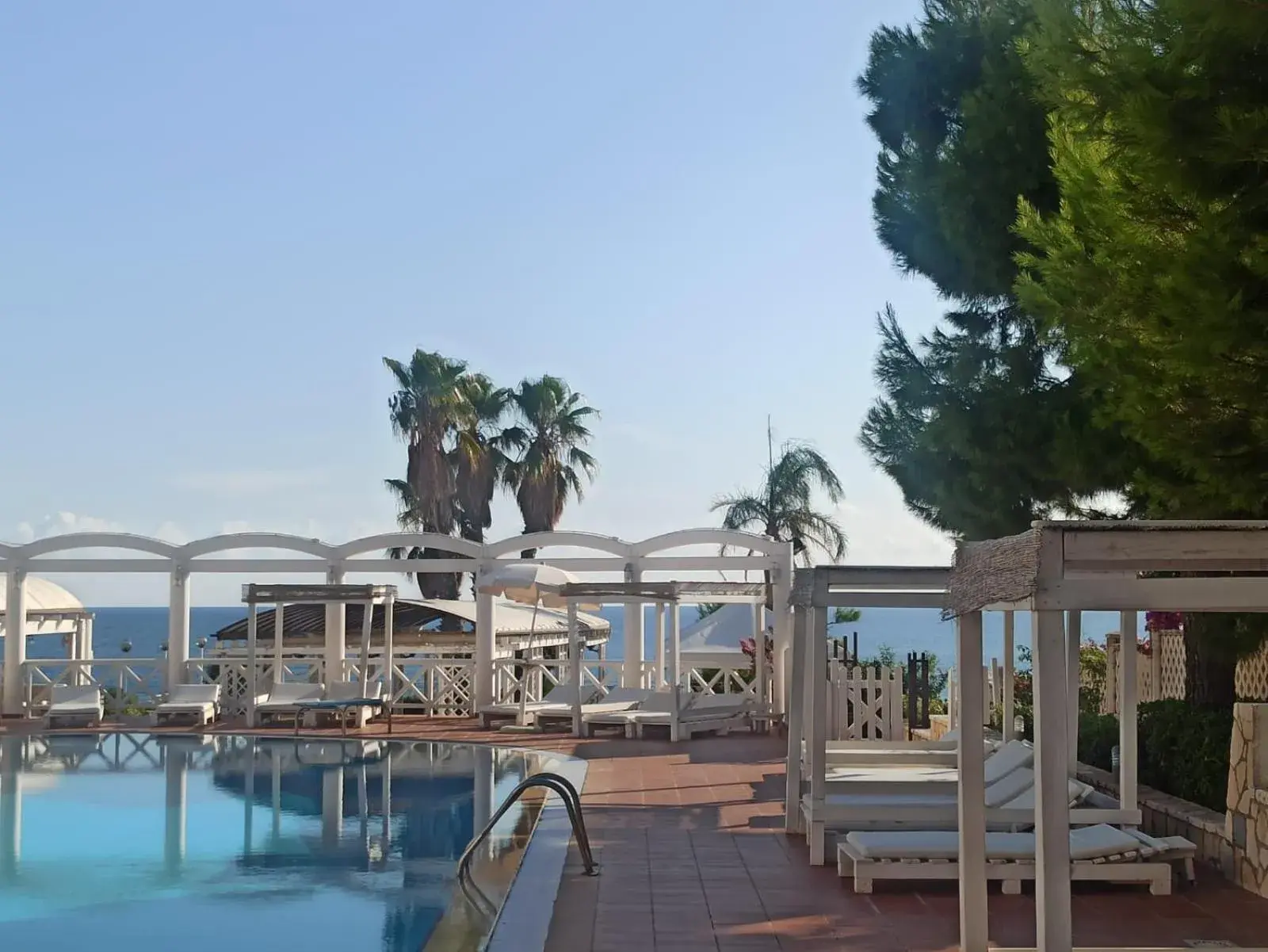 Swimming Pool in Hotel Residence La Corvetta