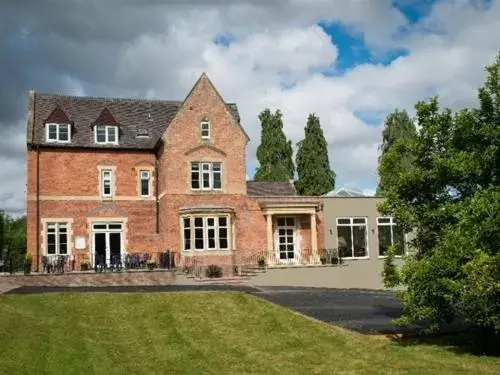 Property Building in The Cliffe at Dinham