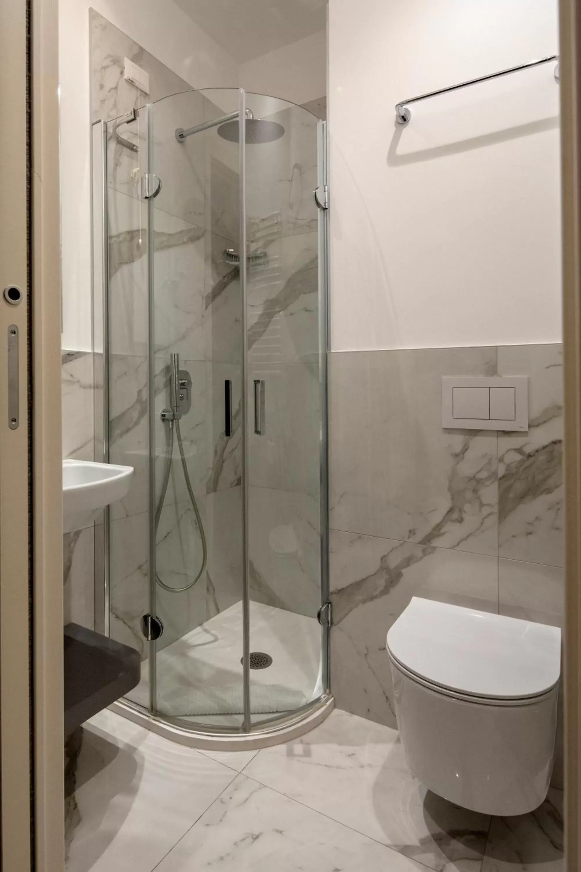 Shower, Bathroom in Alle Guglie Boutique Hotel