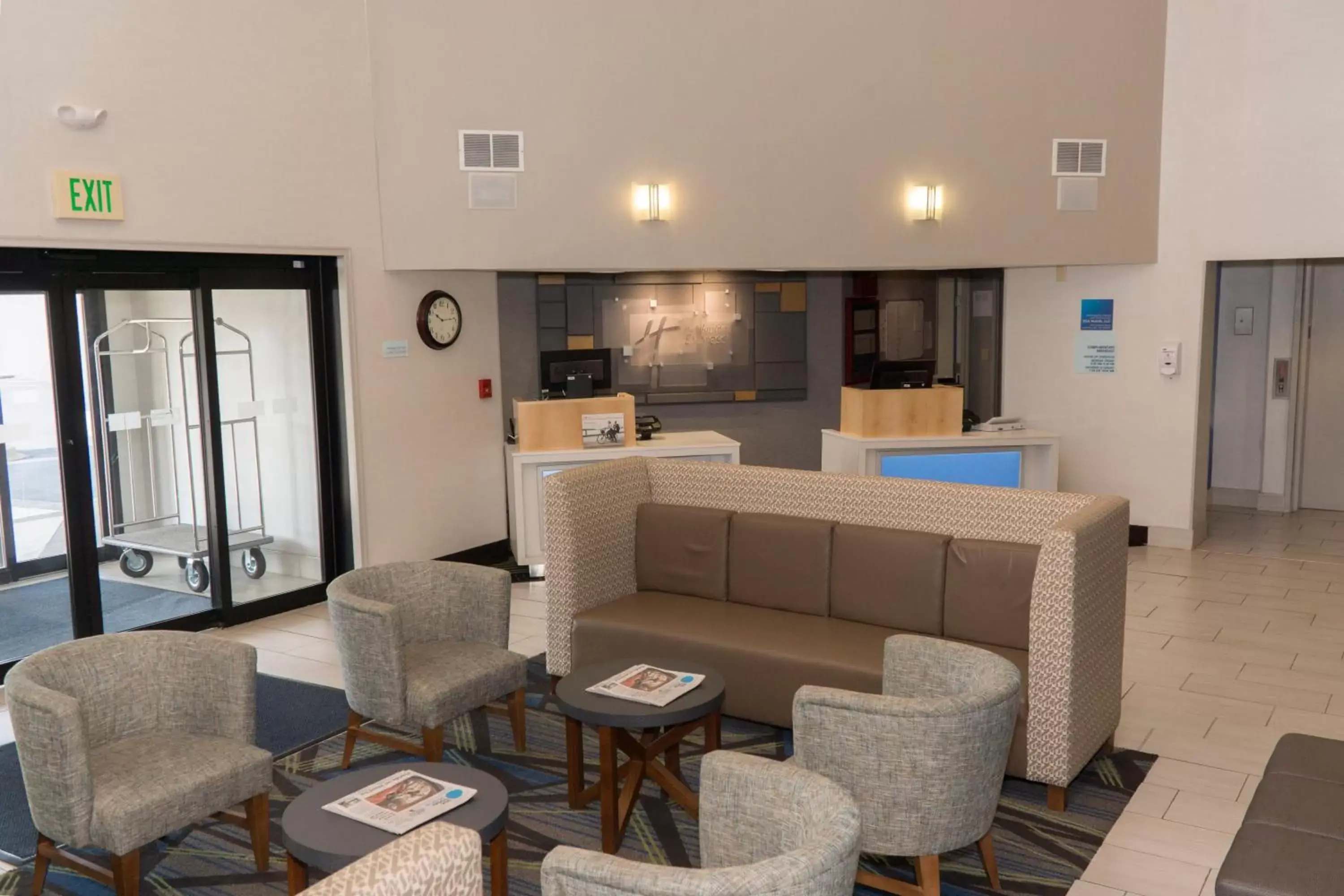 Lobby or reception, Lobby/Reception in Holiday Inn Express Hotel & Suites Madison, an IHG Hotel