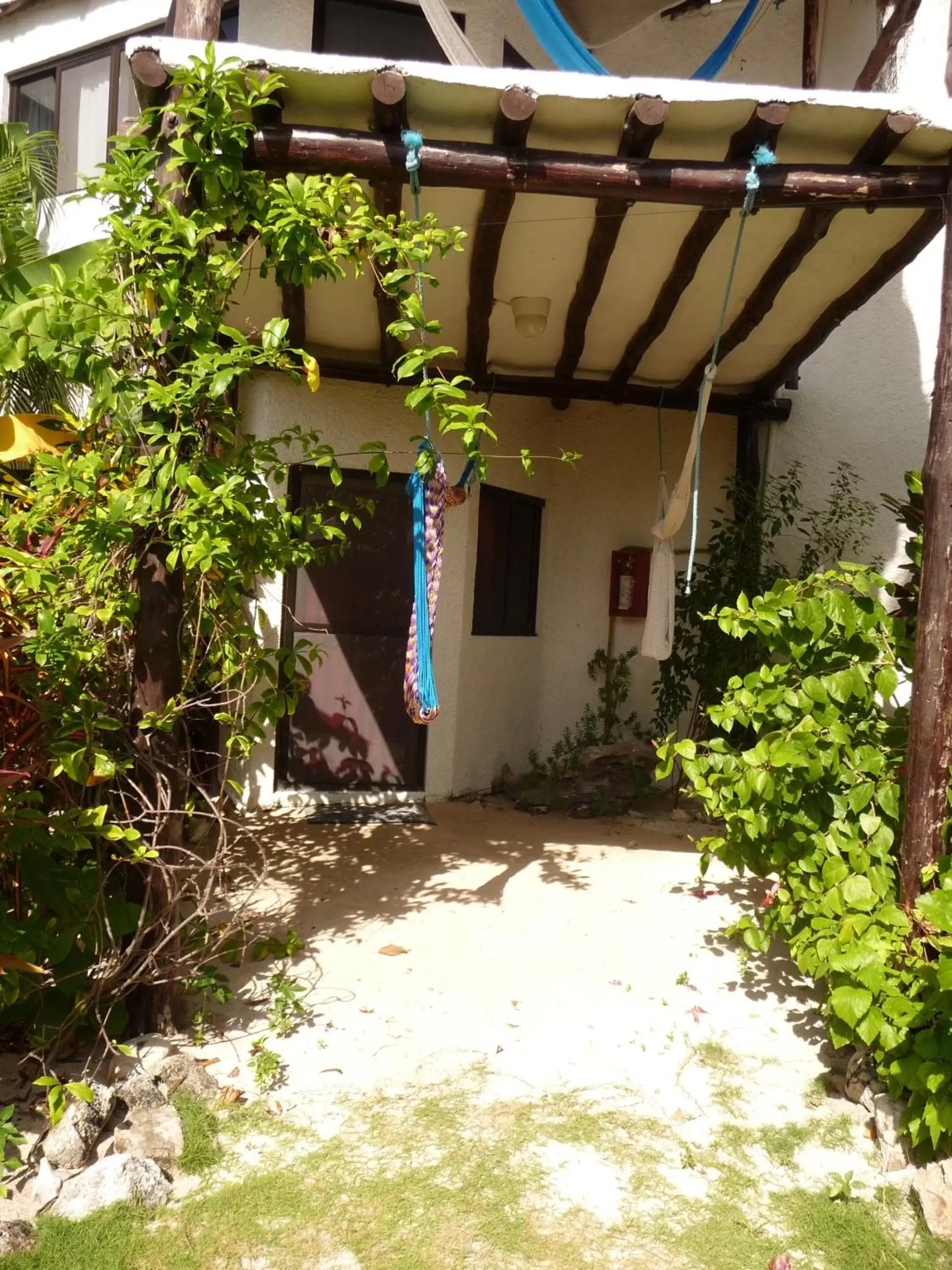 Decorative detail, Property Building in Rancho Sakol