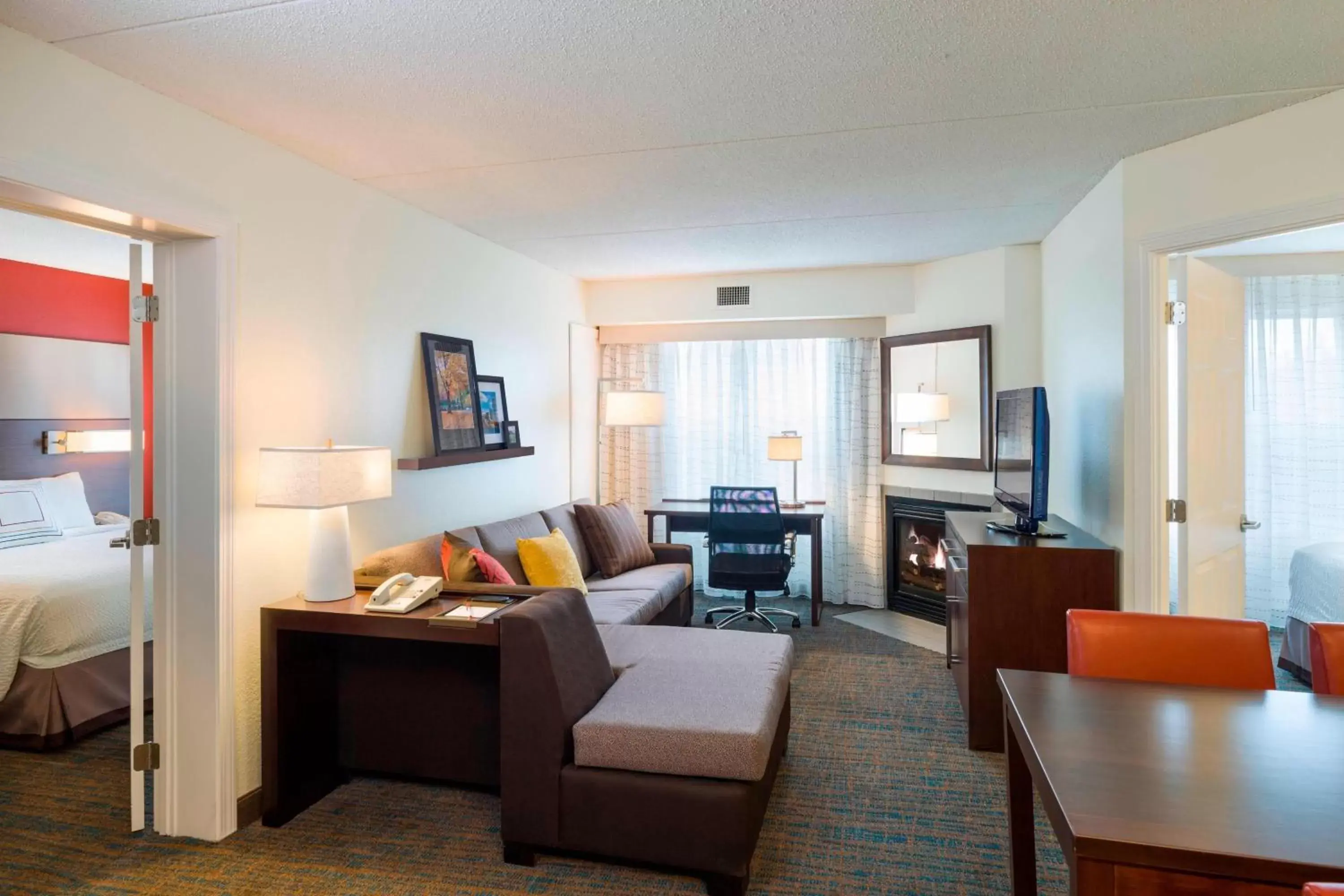 Living room, Seating Area in Residence Inn Boston Framingham