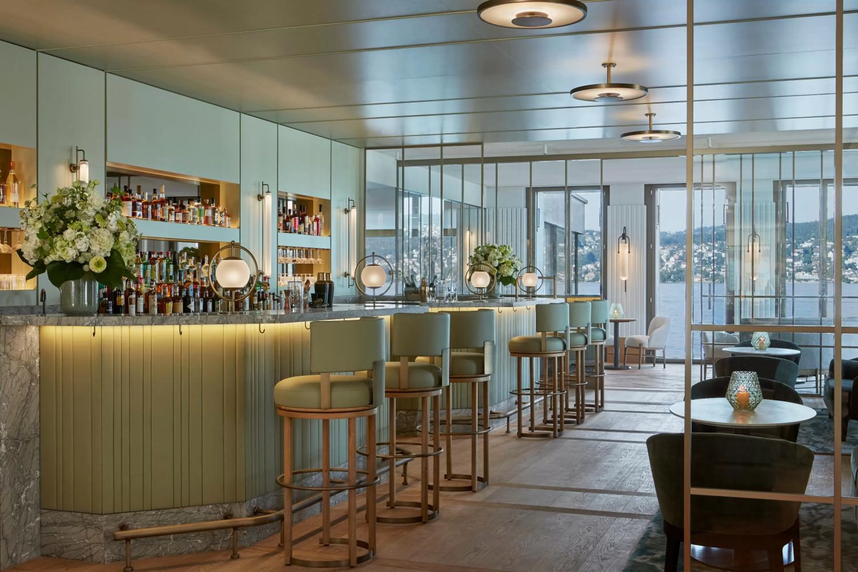 Restaurant/places to eat in Alex Lake Zürich