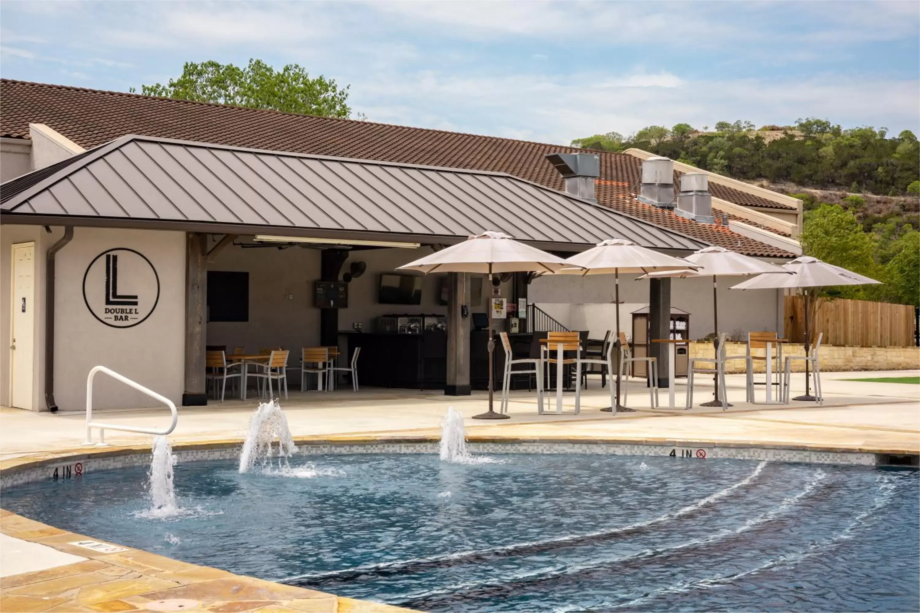 Lounge or bar, Swimming Pool in Tapatio Springs Hill Country Resort