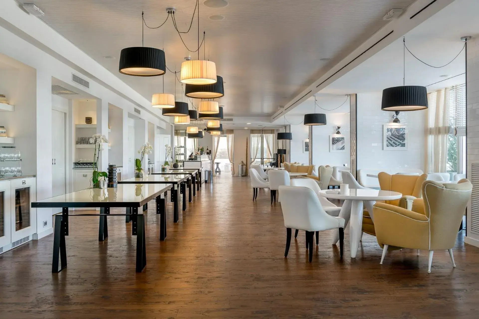 Restaurant/Places to Eat in Hotel Excelsior