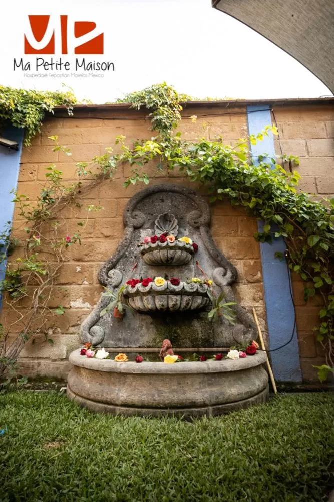 Property Logo/Sign in Ma Petite Maison