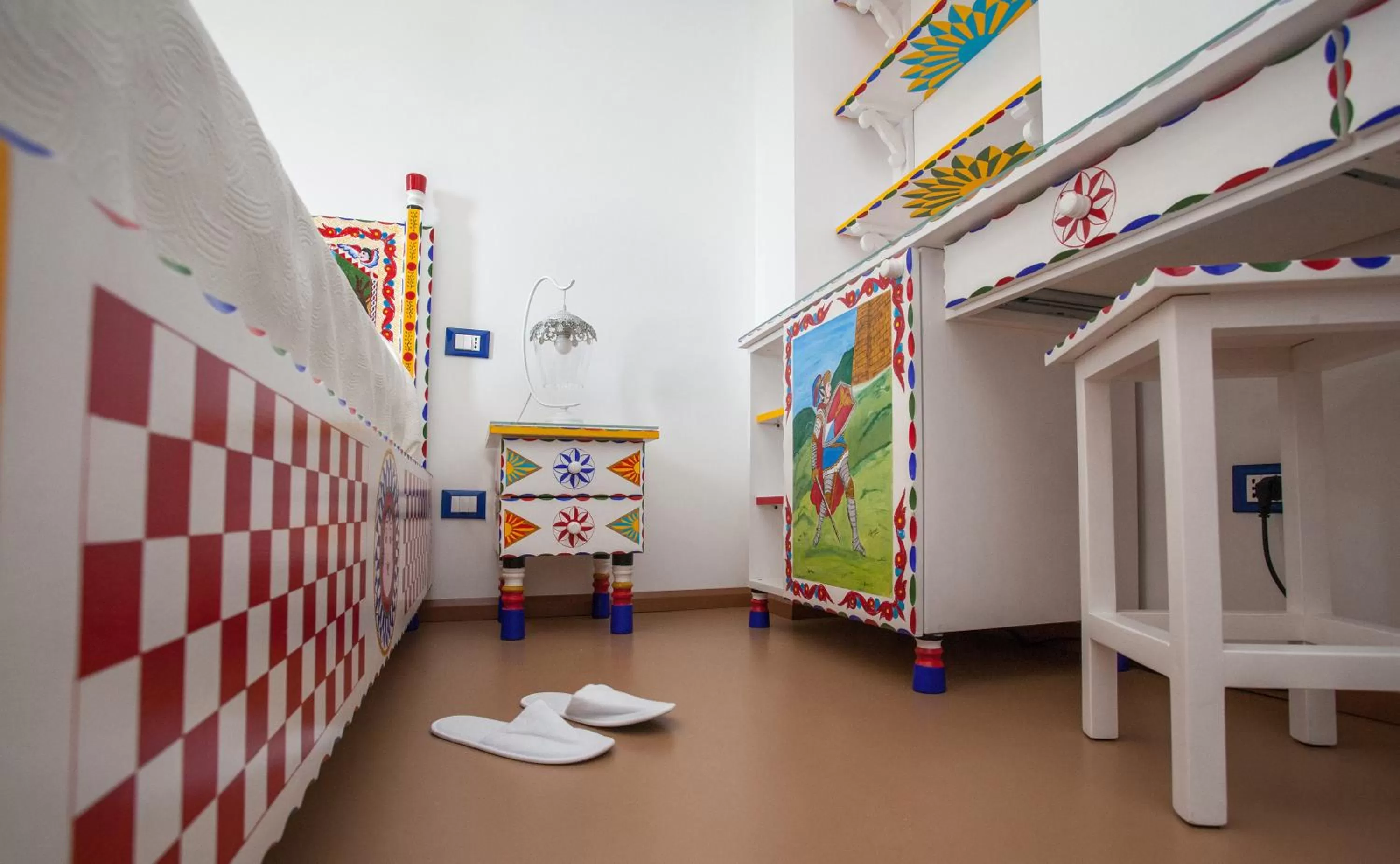 Decorative detail in Tra Le Braccia di Morfeo