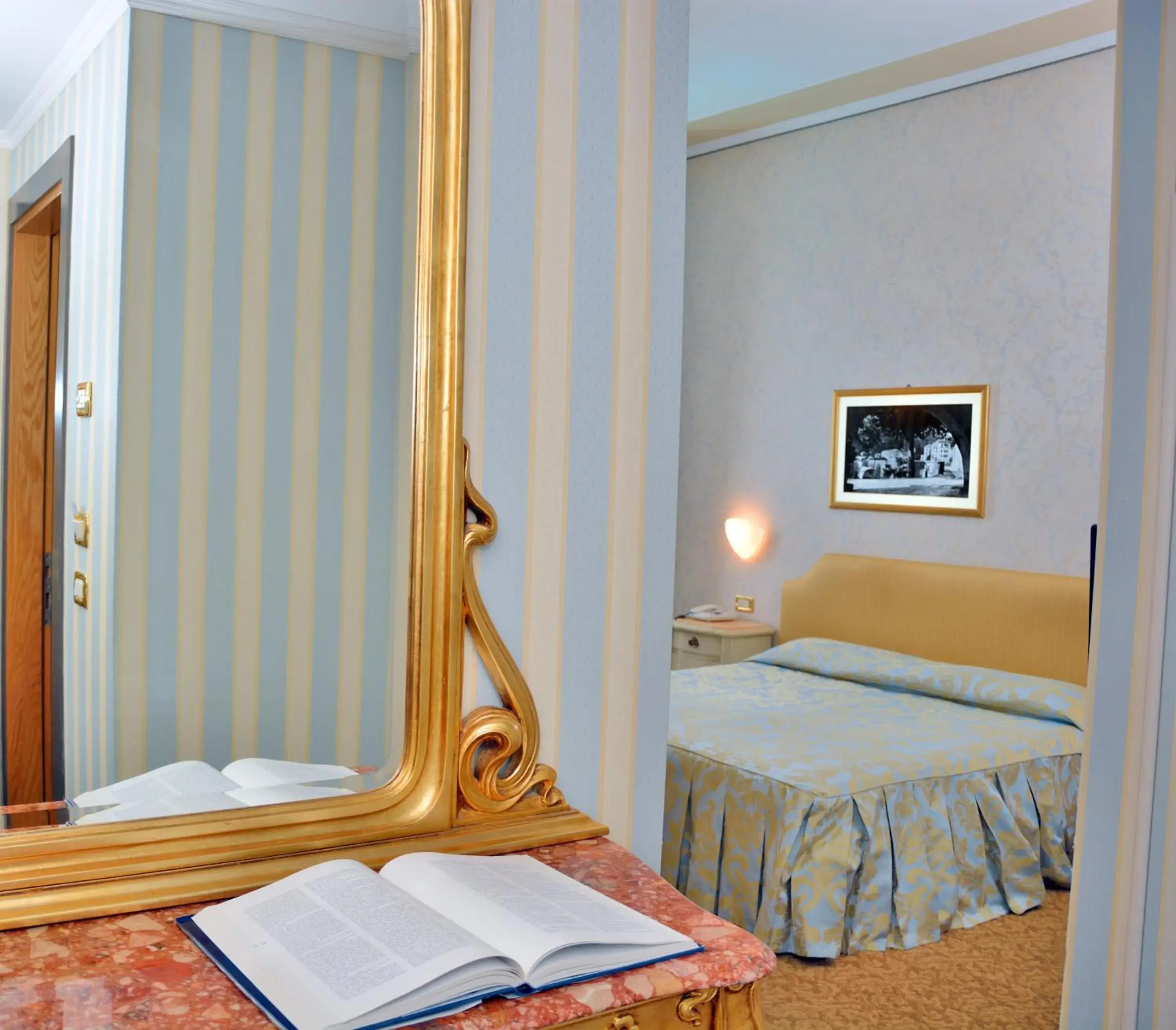 Bed in Grand Hotel Menaggio