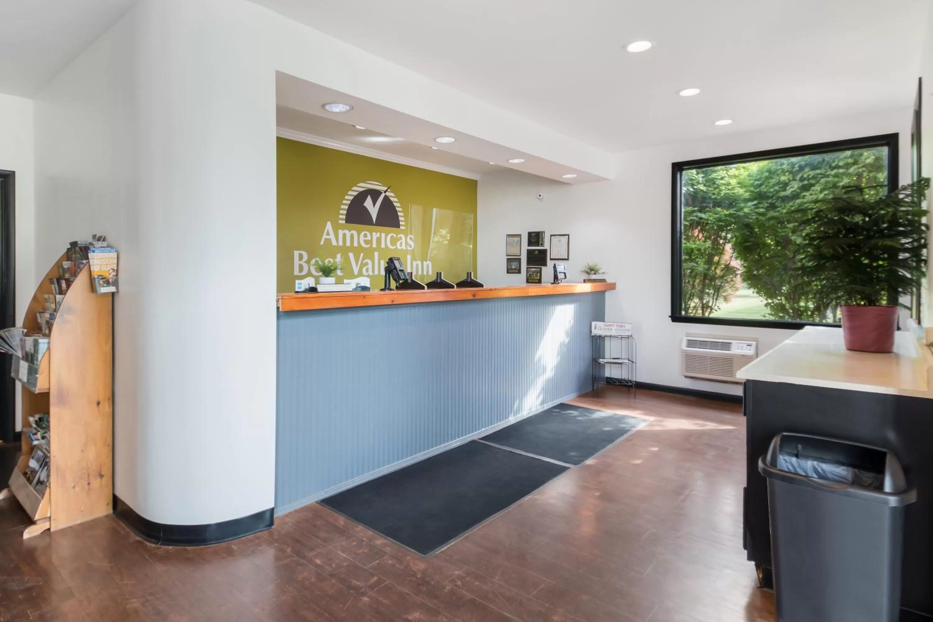 Lobby or reception in Americas Best Value Inn-Painted Post