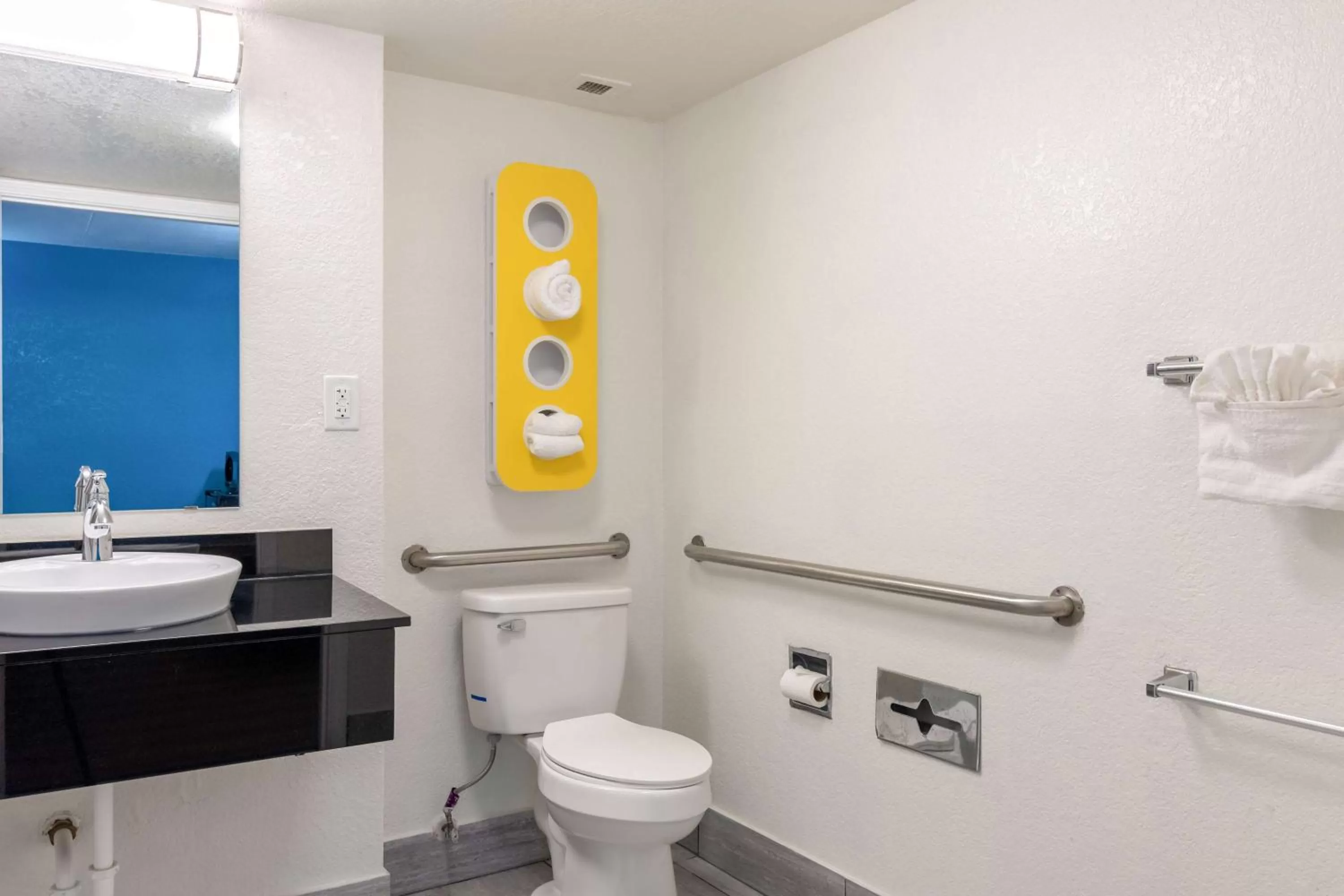 Bathroom in Motel 6-North Little Rock, AR - McCain