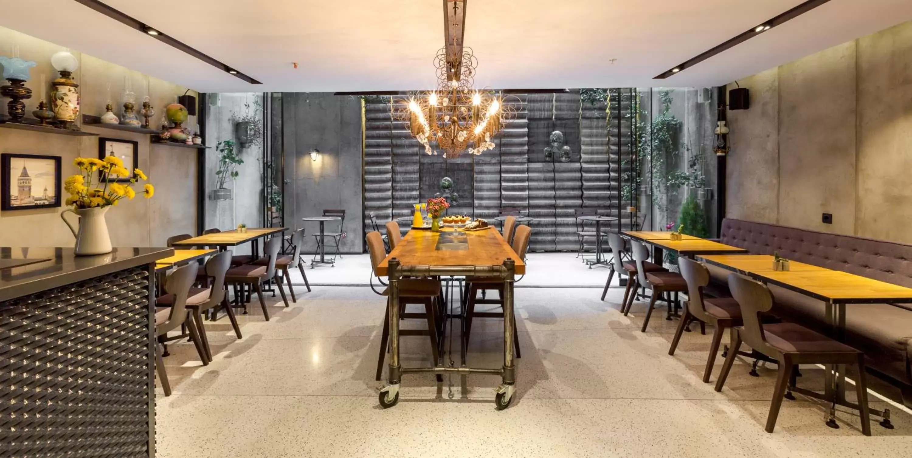 Restaurant/places to eat in Lampa Design Hotel-Special Category Restaurant/places to eat in Lampa Design Hotel-Special Category