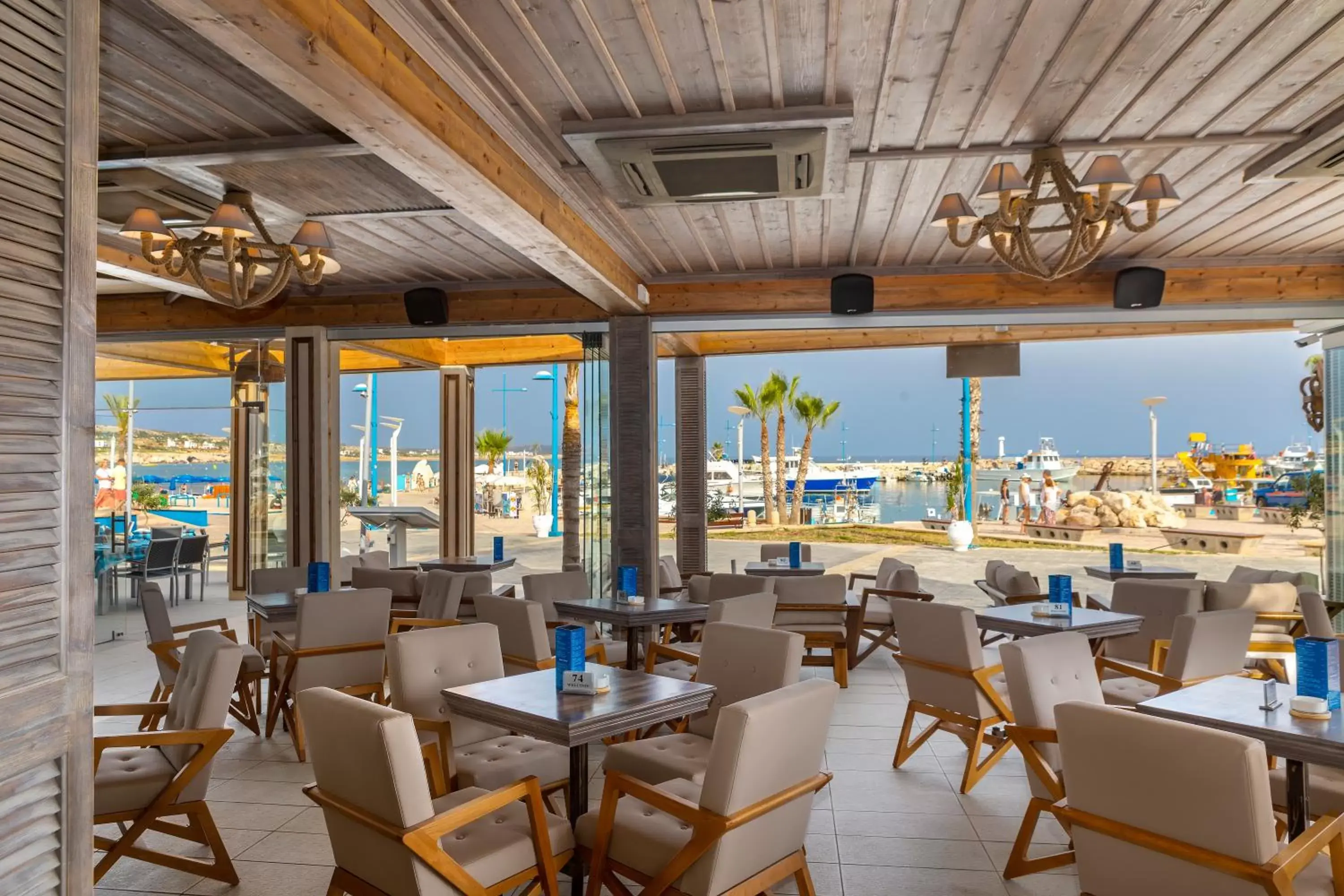 Alcoholic drinks, Restaurant/Places to Eat in Limanaki Beach Hotel & Suites