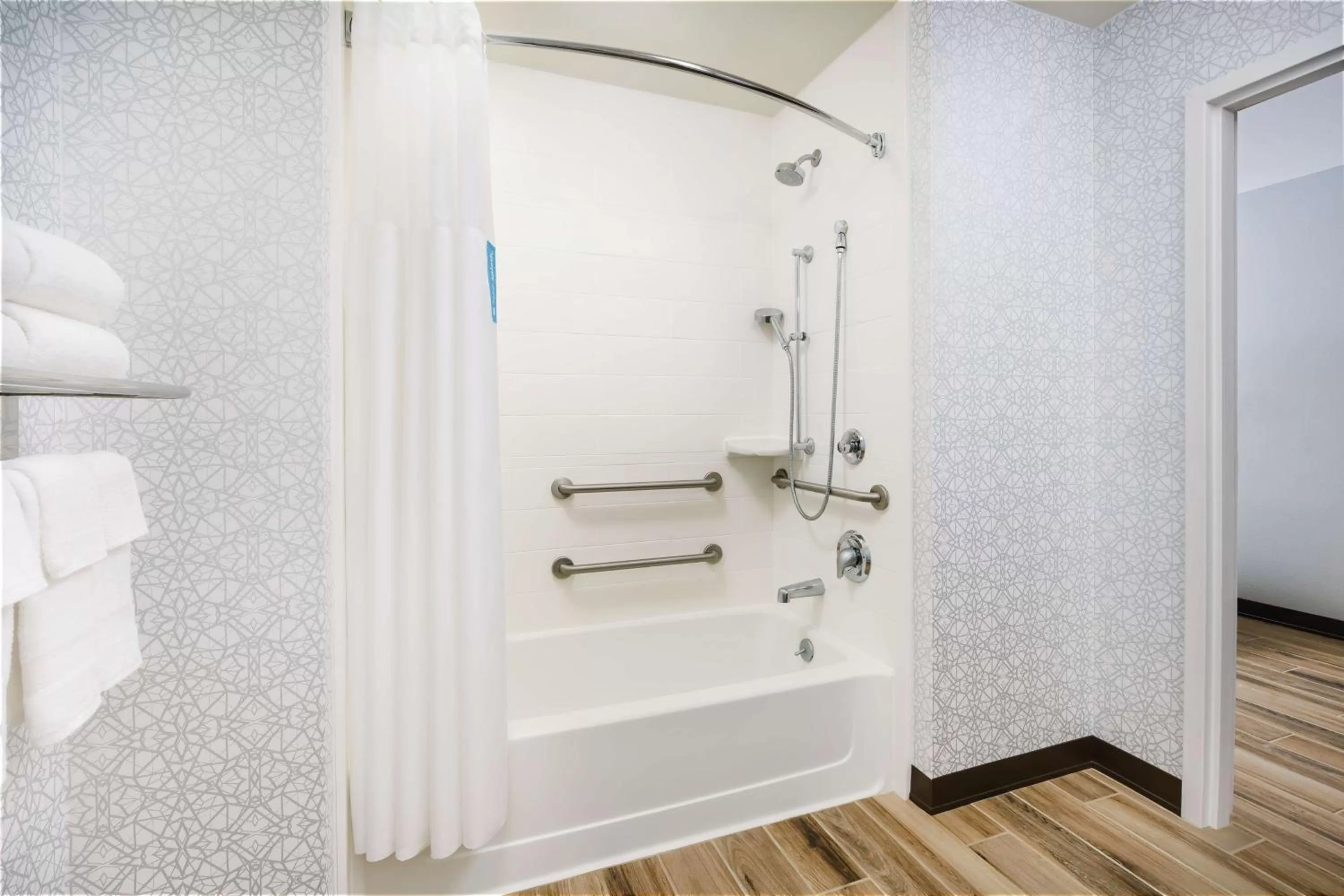 Bathroom in Hampton Inn & Suites West Sacramento