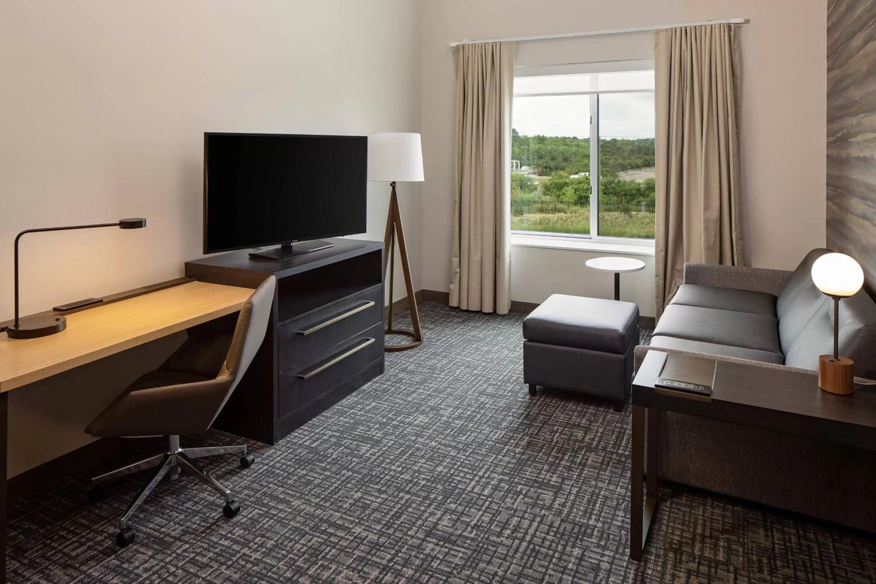 Living room in Residence Inn by Marriott Detroit Farmington Hills