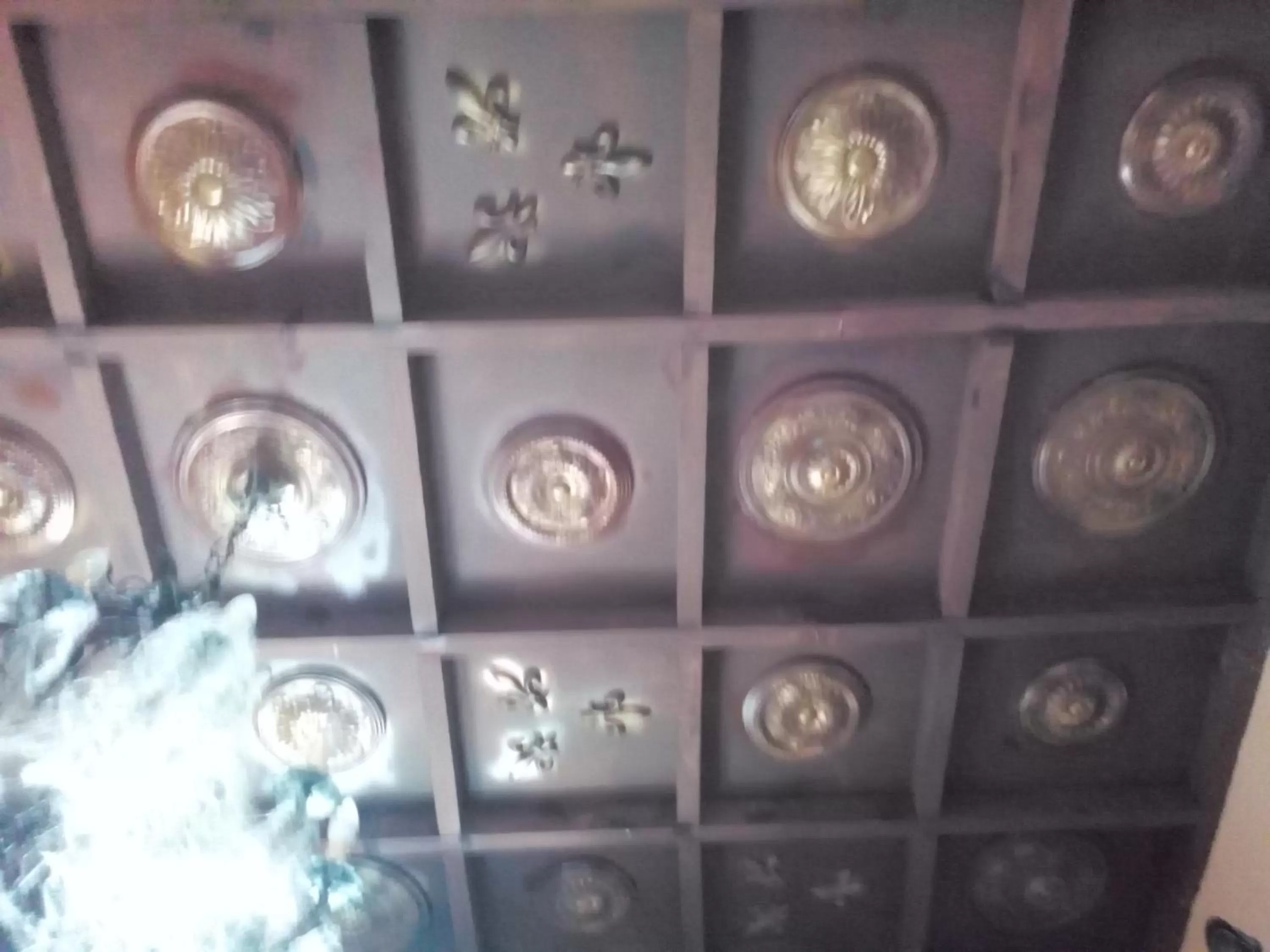 Communal lounge/ TV room in B&B Camelot