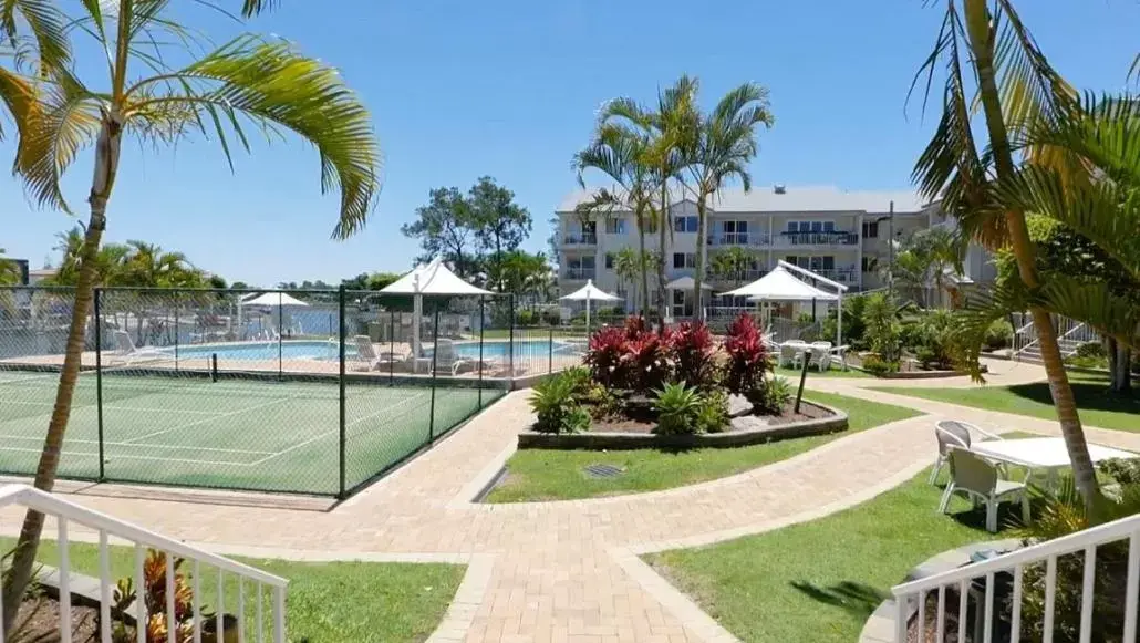 Swimming pool in Pelican Cove Apartments