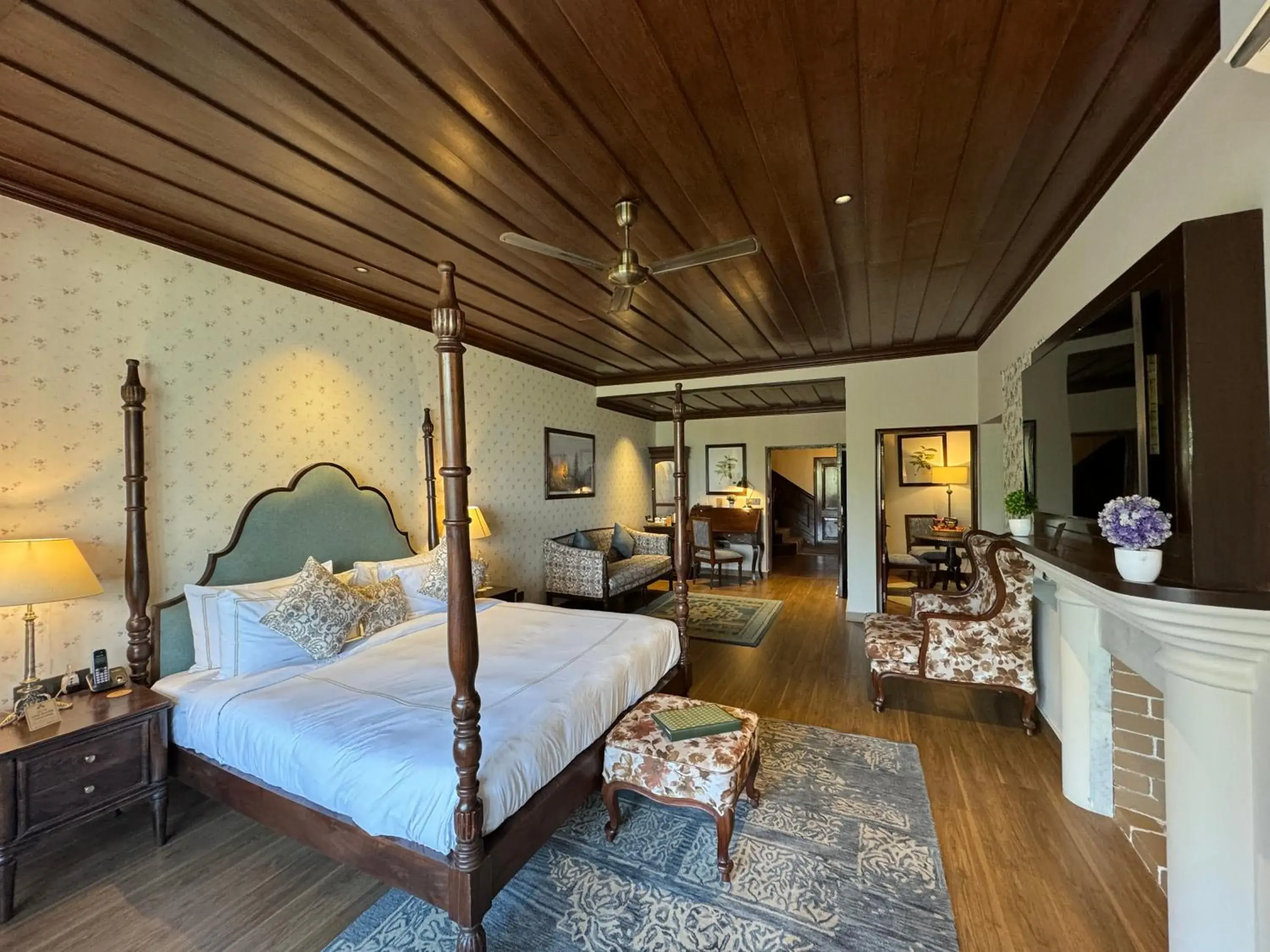 Bedroom in Brij Anayra, Dharamshala