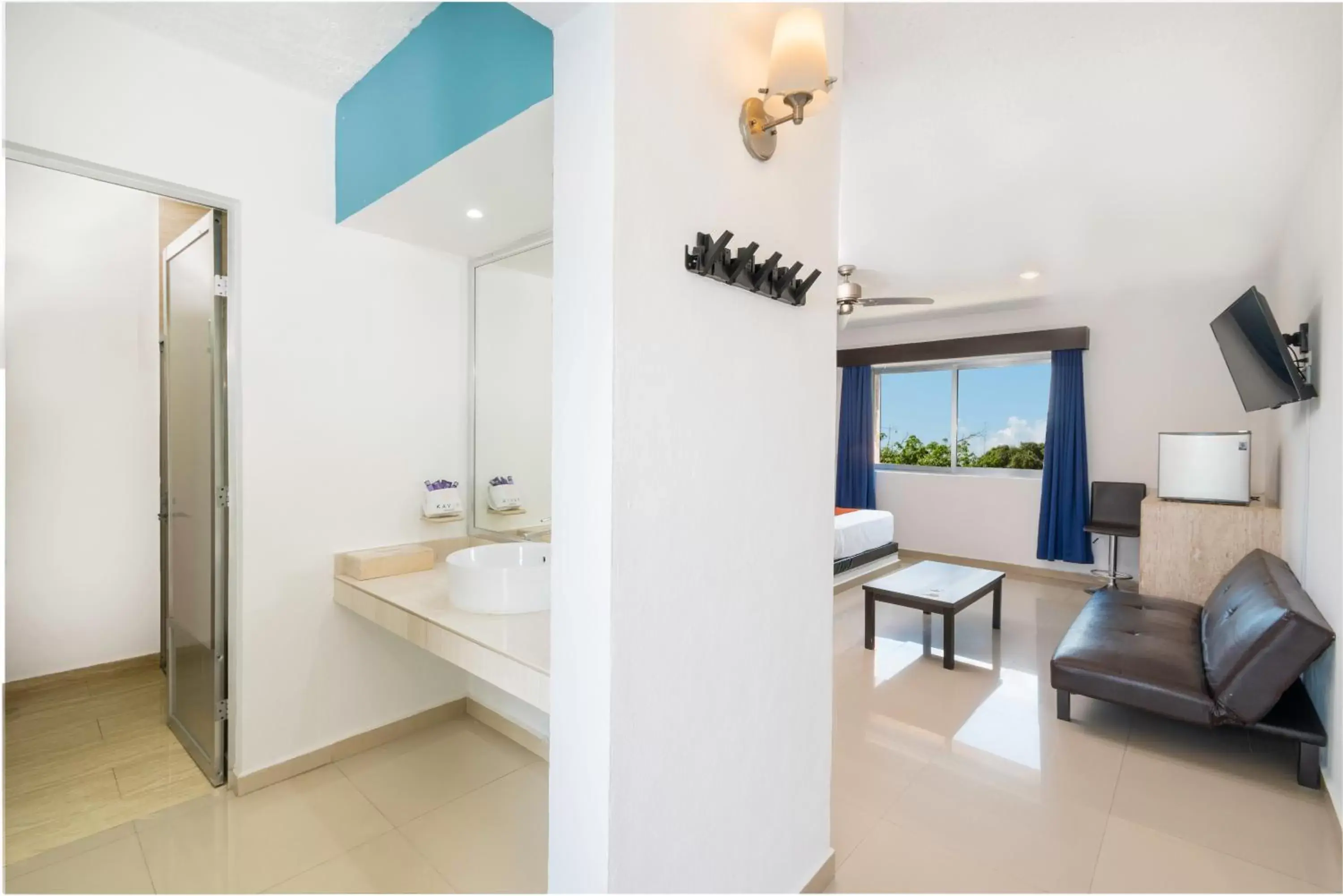 Photo of the whole room, Bathroom in Hotel Playa Encantada