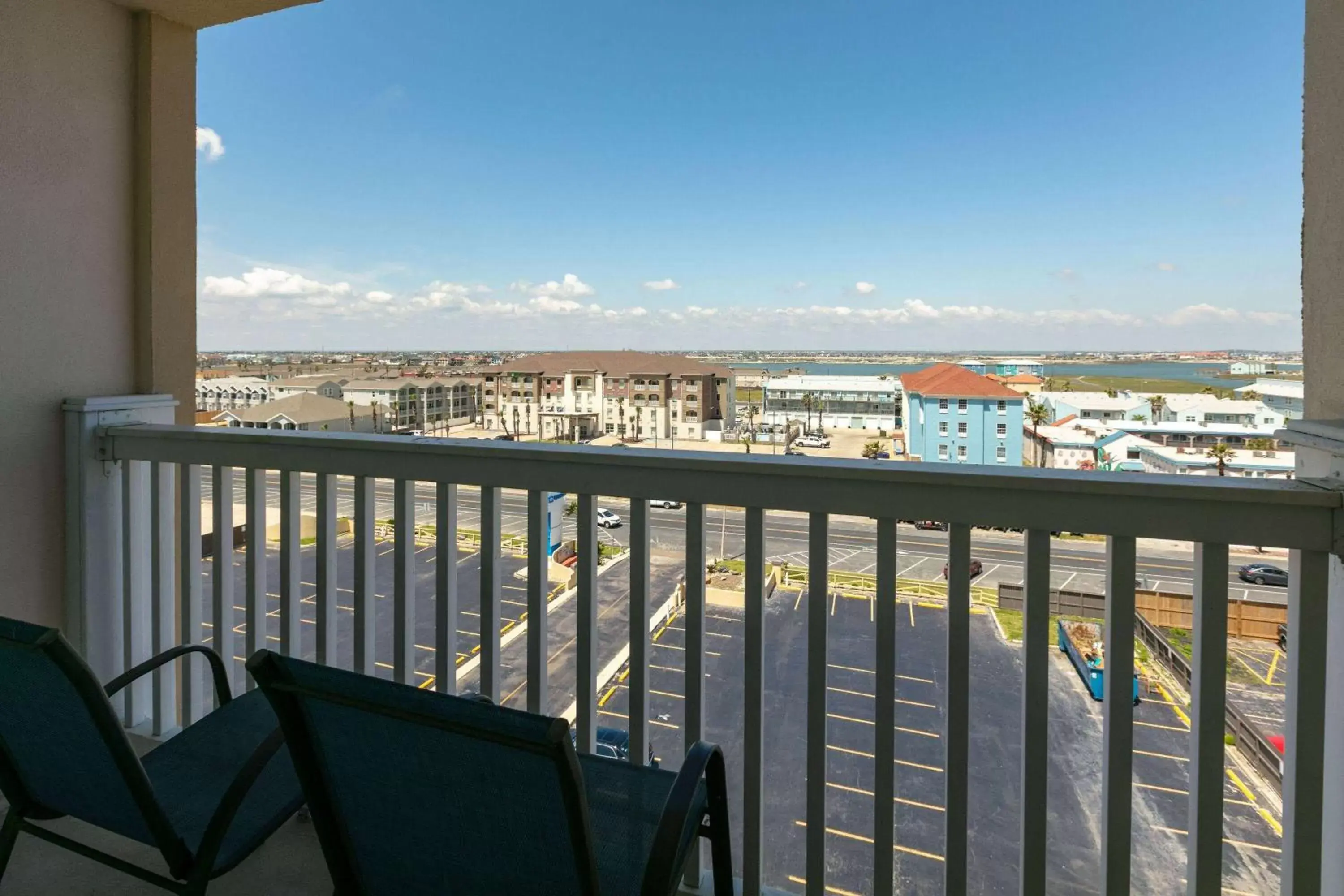 Bed in Wyndham Corpus Christi Resort North Padre Island