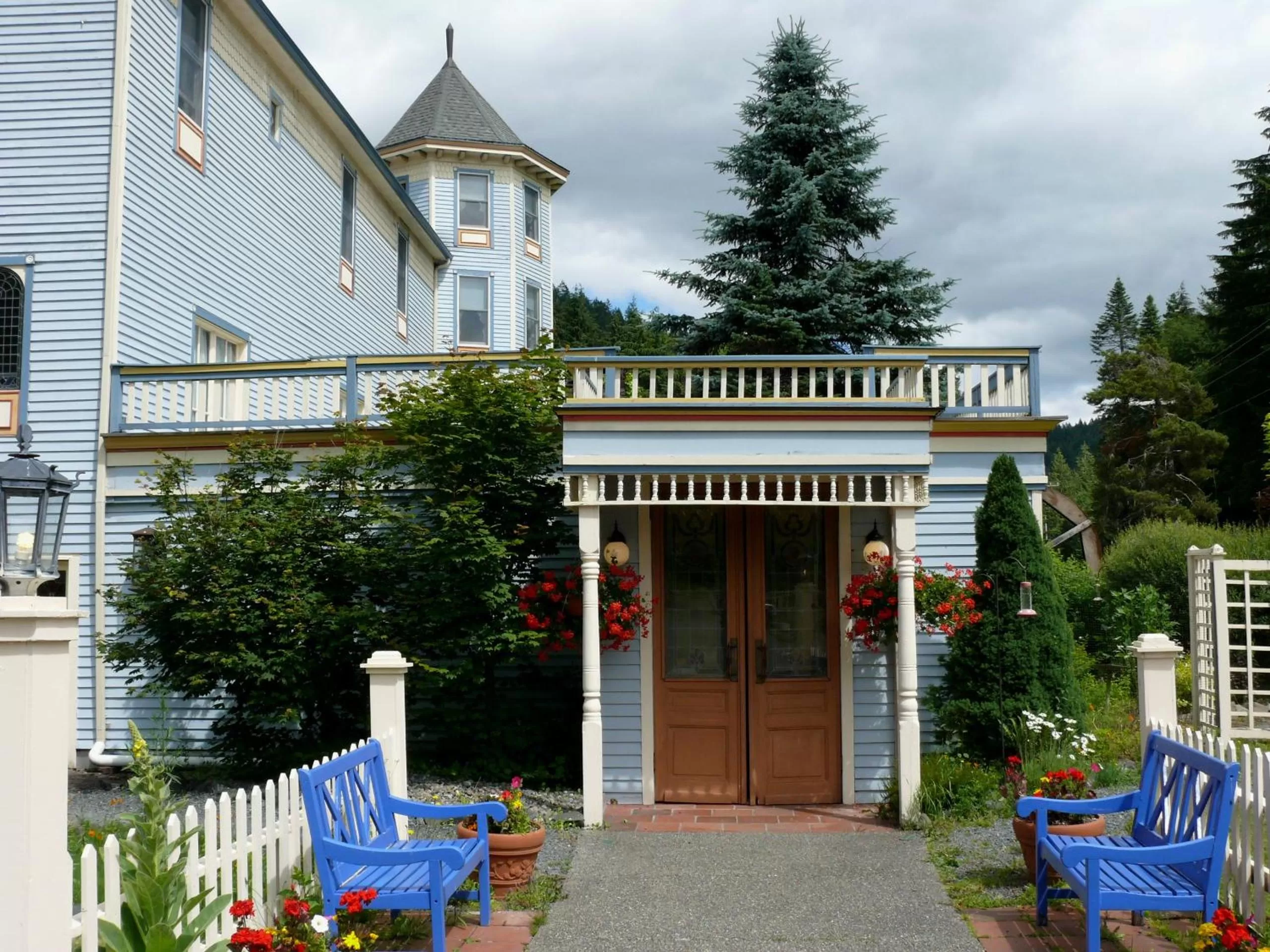 Property building in Alexander's Lodge