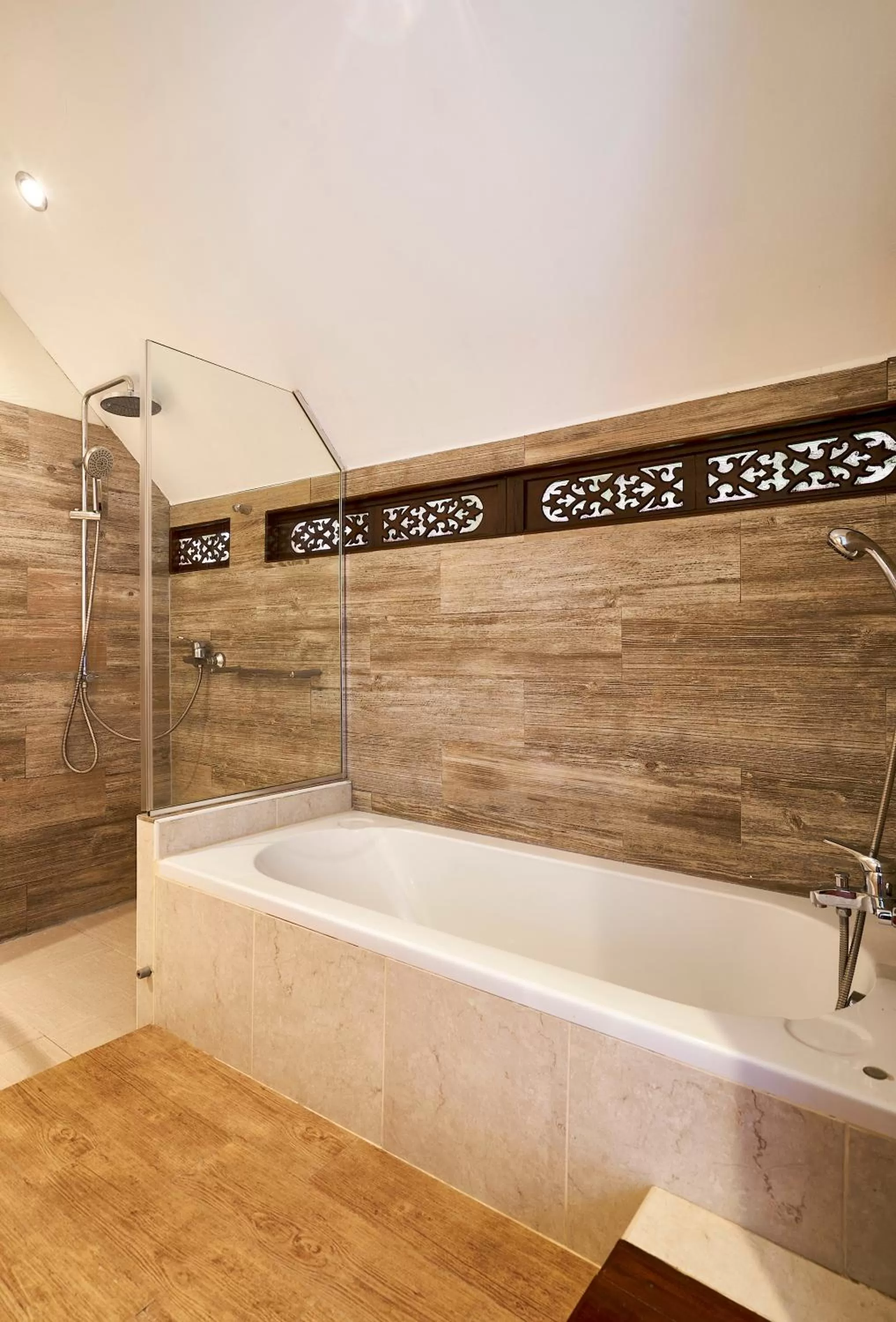 Bathroom in Ruenkanok Thaihouse Resort