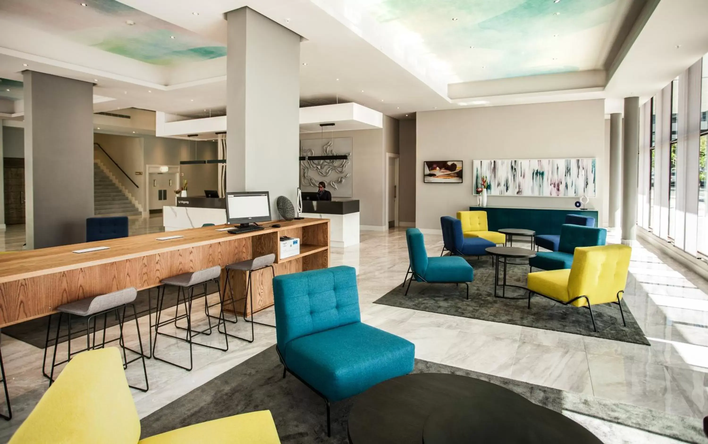 Lobby or reception, Lounge/Bar in StayEasy Cape Town City Bowl