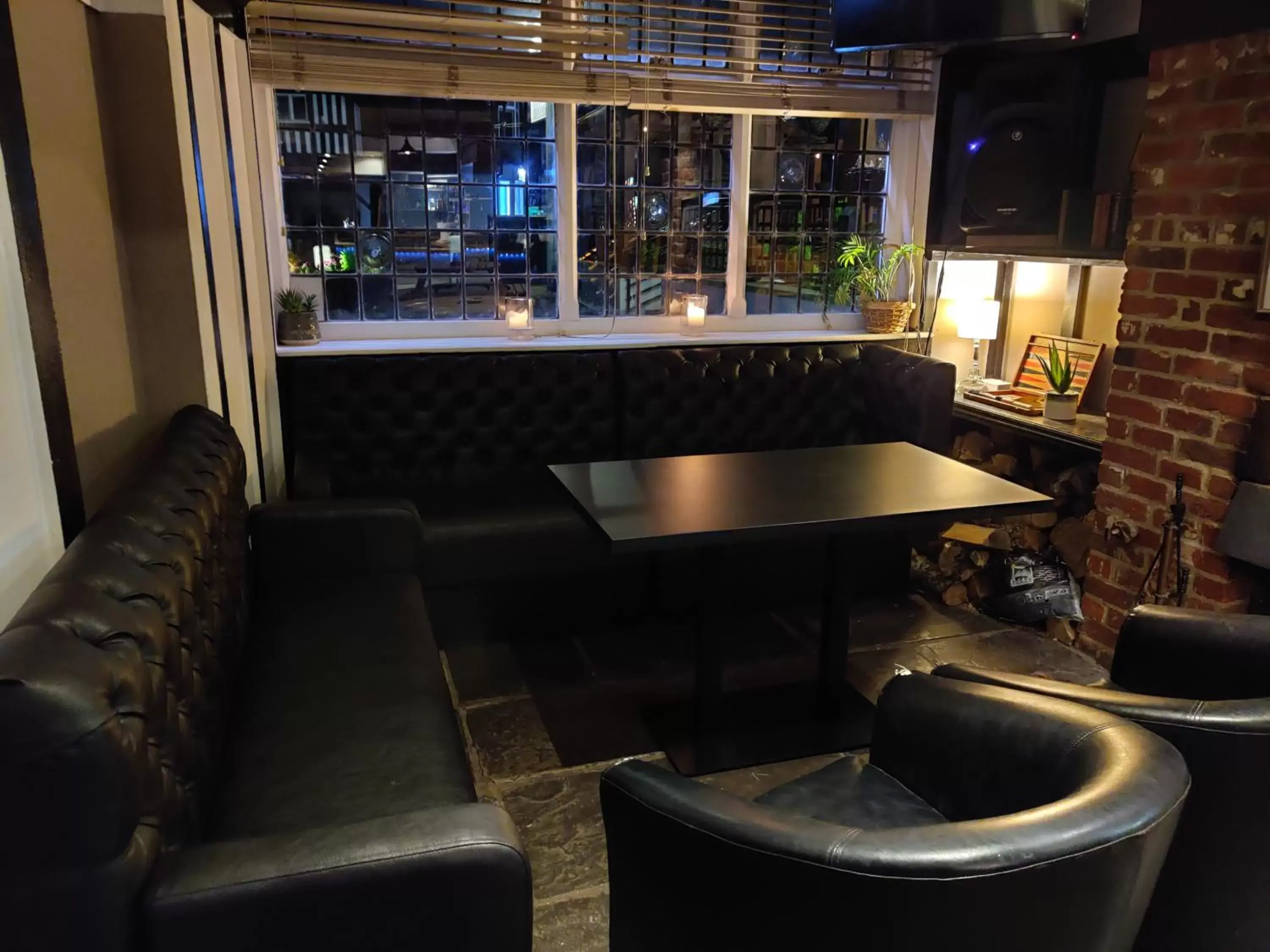 Lounge/Bar in Brambletye Hotel