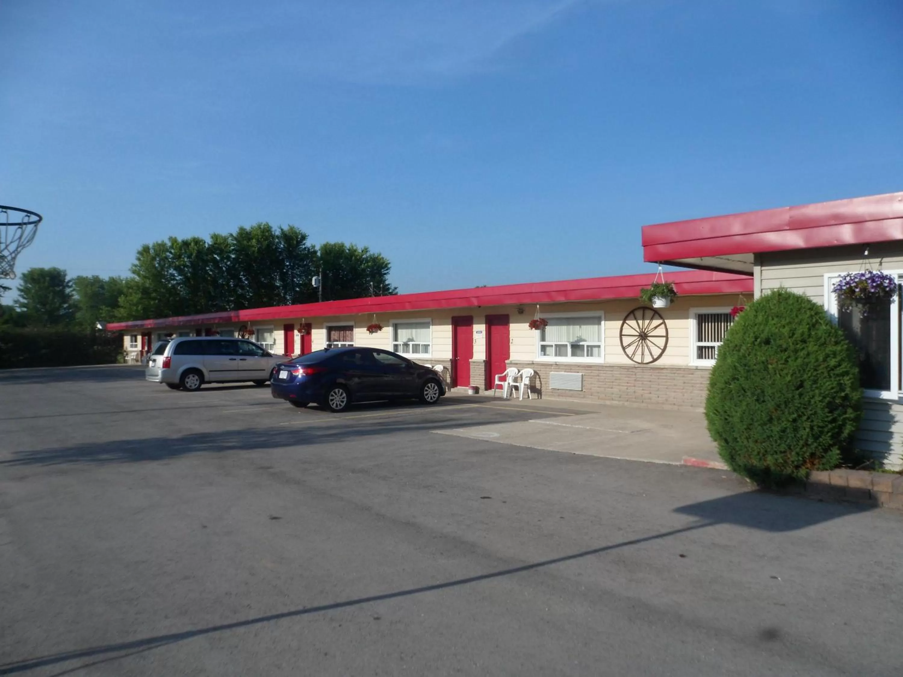 Property building in The Silver Birch Motel