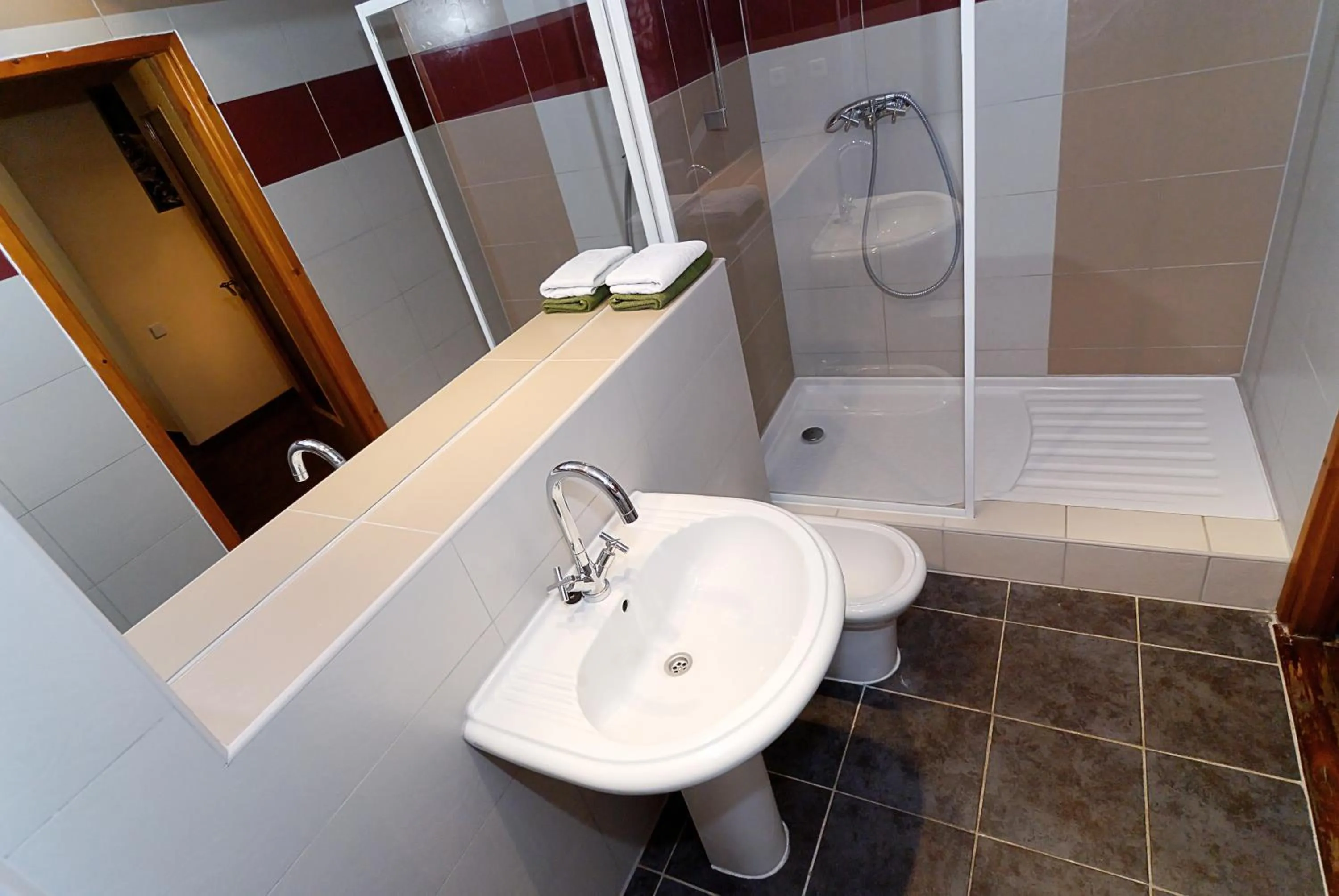 Bathroom in P&J Apartments Floriańska