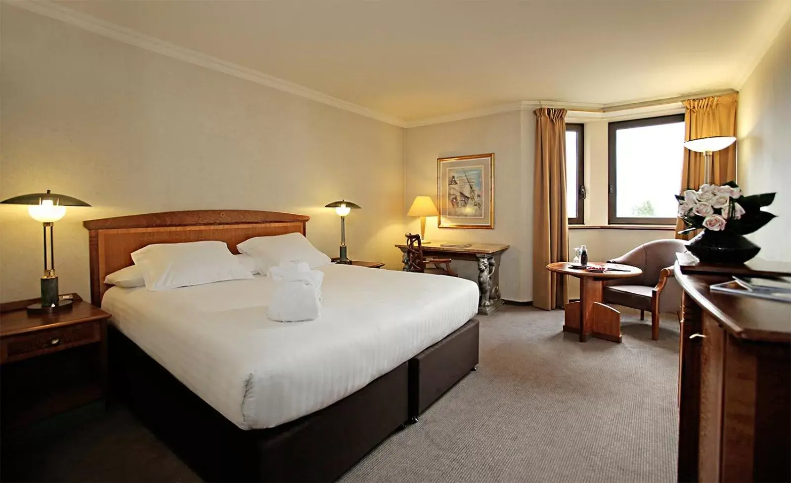 Bedroom in Millennium Hotel Paris Charles De Gaulle