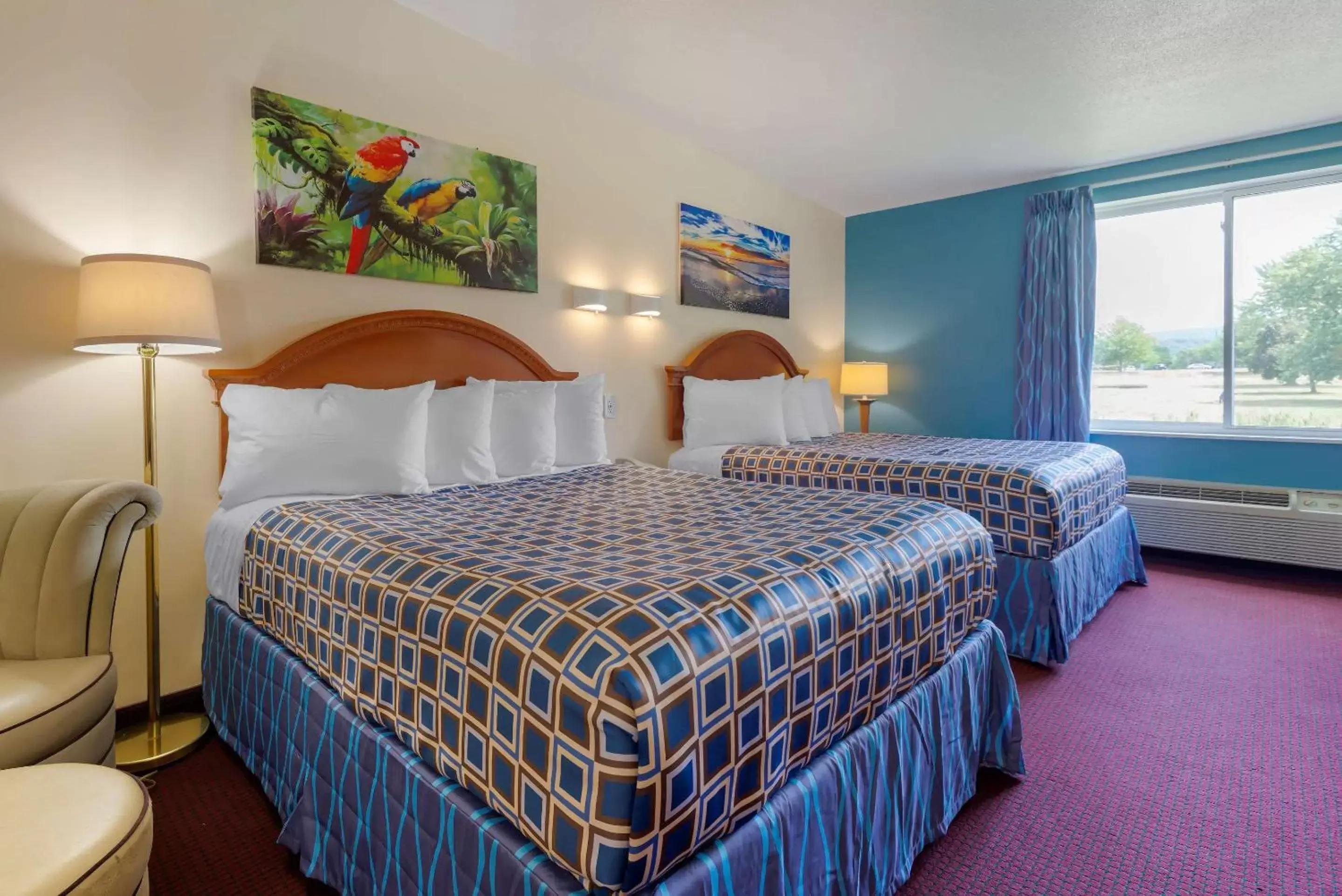 Bedroom, Bed in Rodeway Inn & Suites New Paltz- Hudson Valley