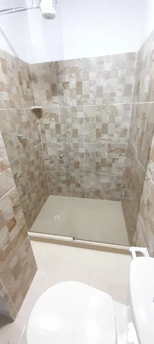 Shower, Bathroom in Hotel Caldas Real