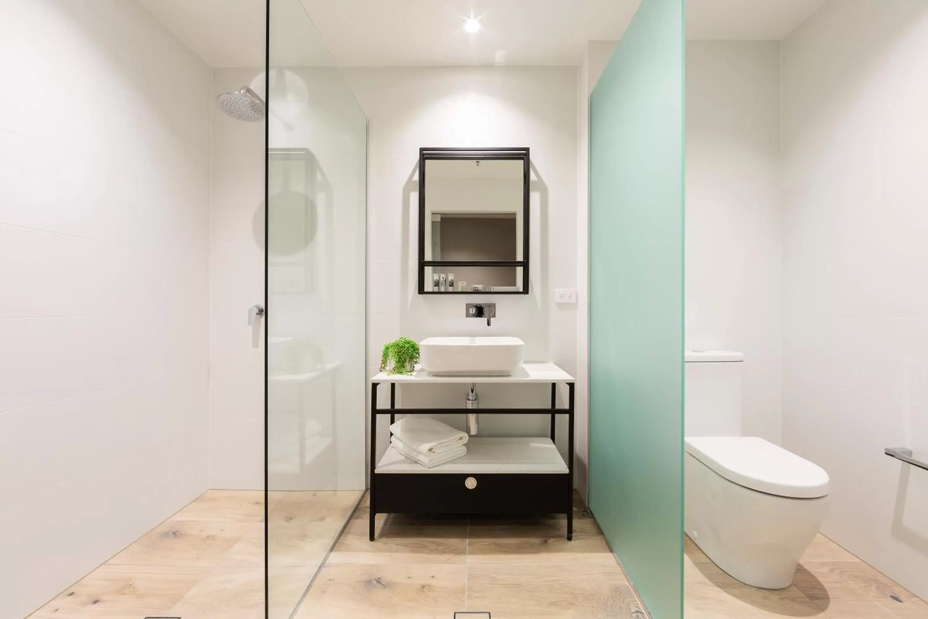 Bathroom in Mercure Canberra Belconnen