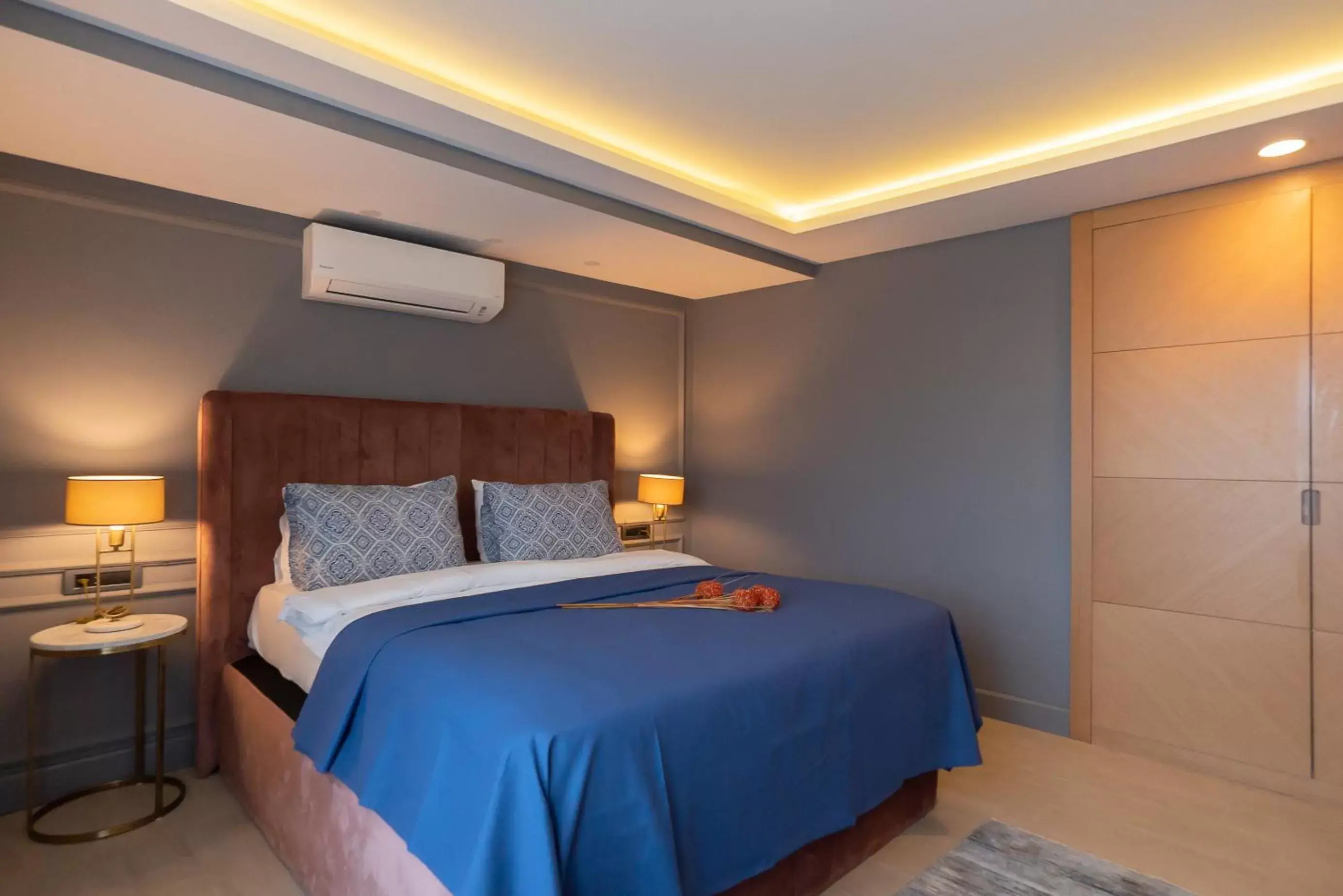 TV and multimedia, Bed in Malta Bosphorus Hotel
