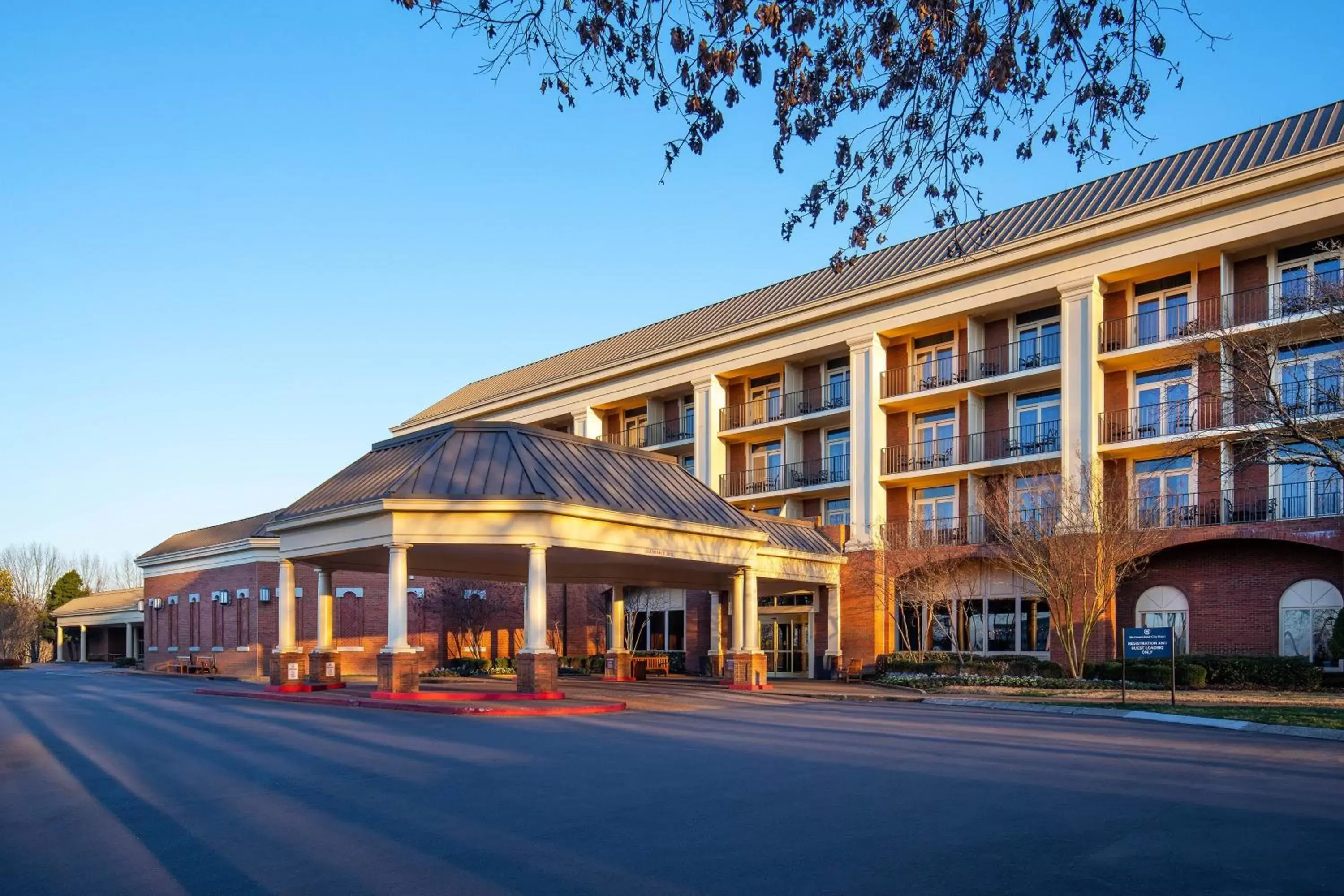 Property Building in Sheraton Music City Nashville Airport