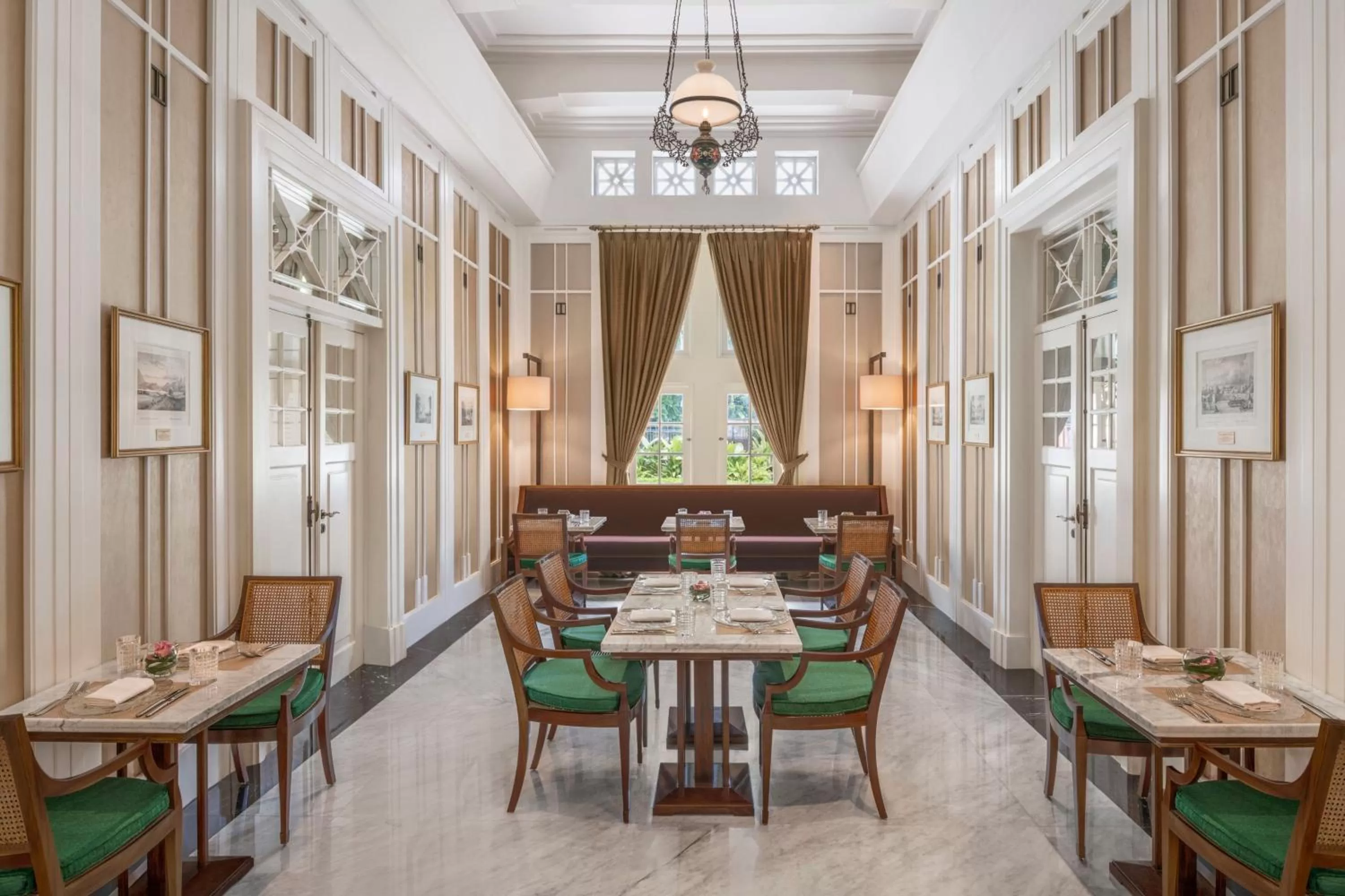 Restaurant/places to eat in The Hermitage, A Tribute Portfolio Hotel, Jakarta