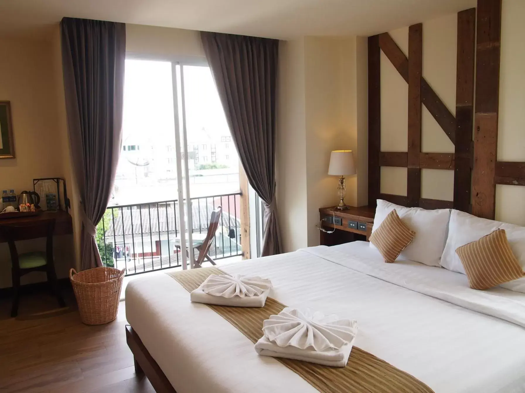 Photo of the whole room, Bed in Le Charcoa Hotel