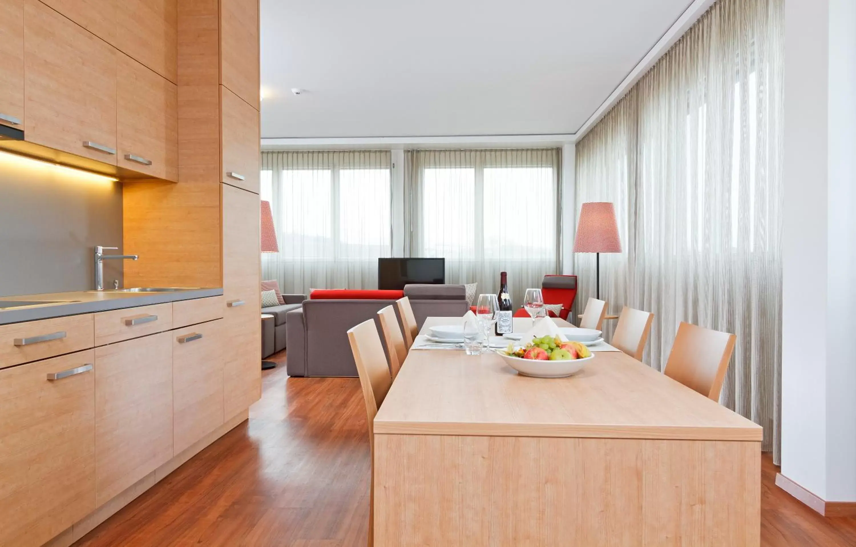 Kitchen or kitchenette, Dining Area in SwissEver Zug Swiss Quality Hotel