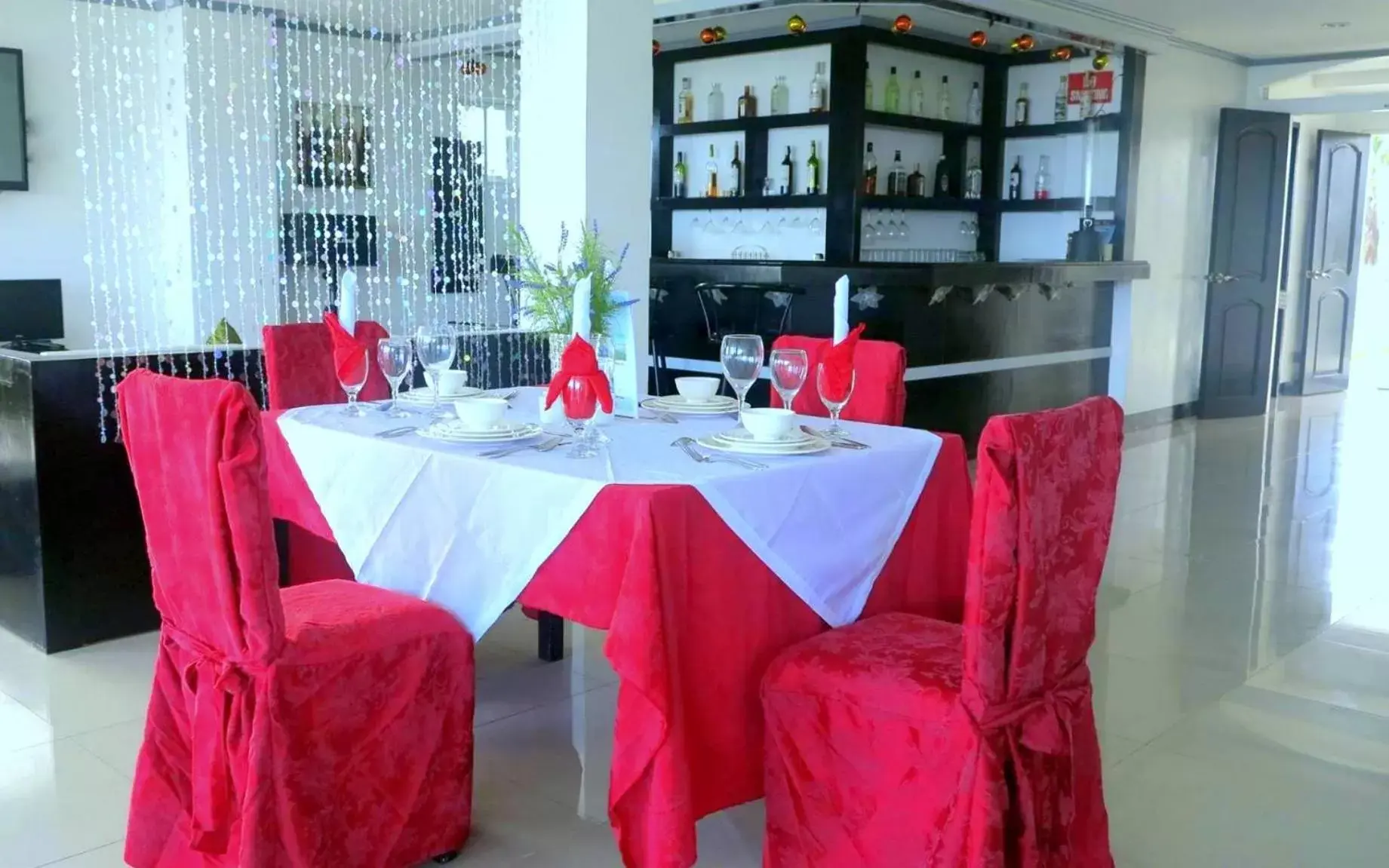 Restaurant/places to eat in Bohol South Beach Hotel Restaurant/places to eat in Bohol South Beach Hotel