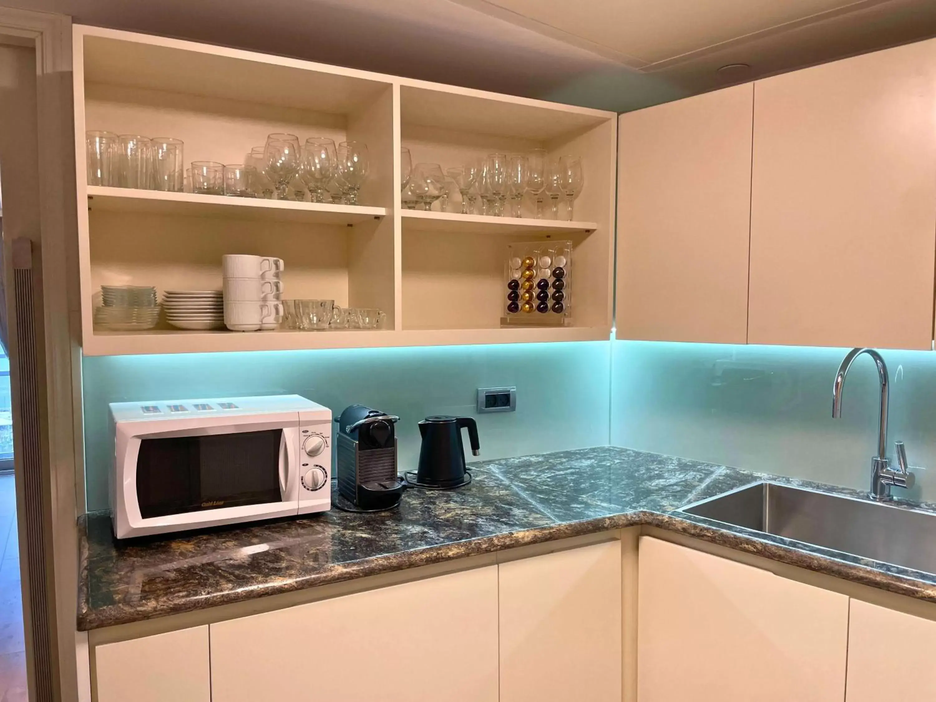 Kitchen or kitchenette, Kitchen/Kitchenette in The Vista At Hilton Tel Aviv