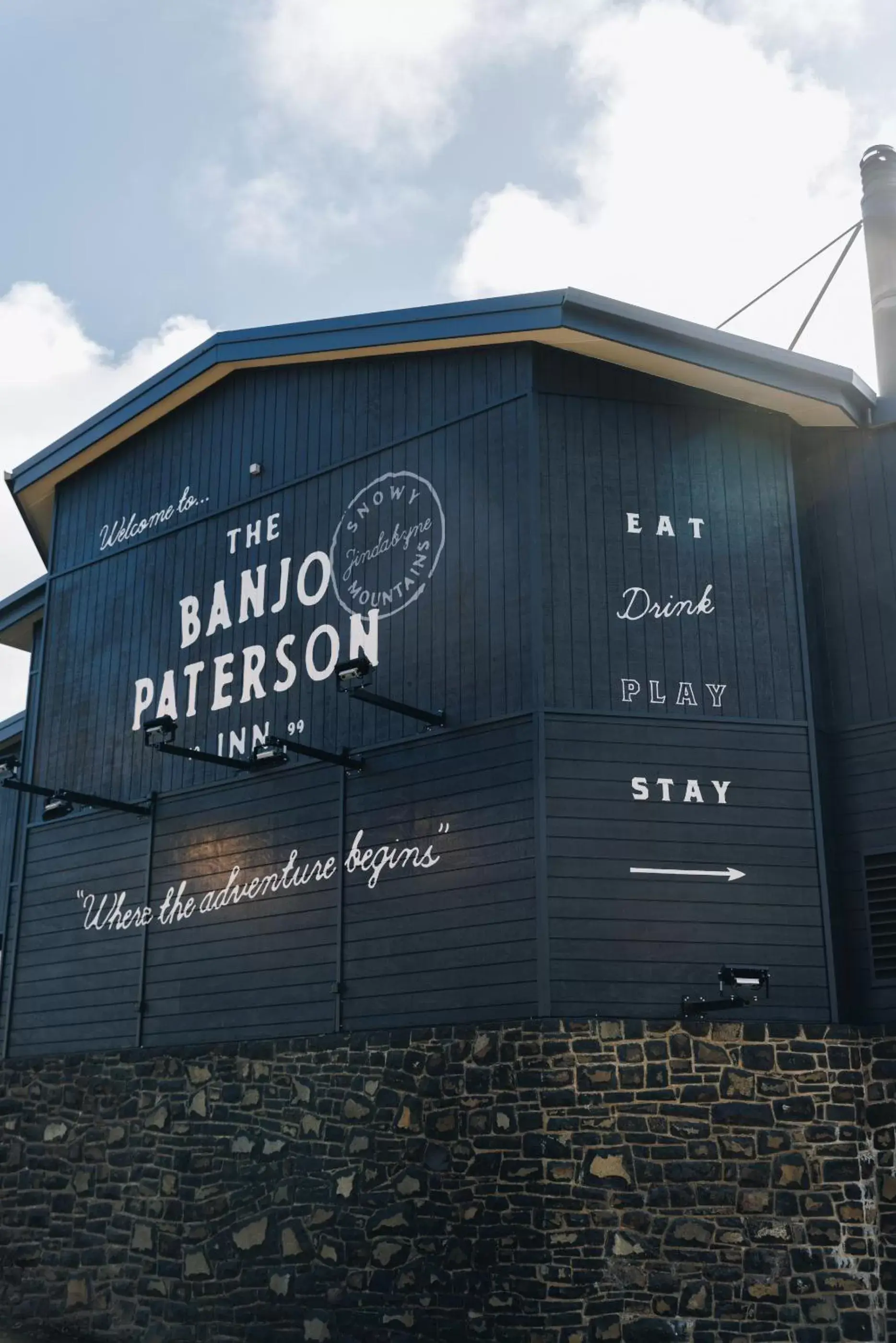 Property building, Property Logo/Sign in Banjo Paterson Inn