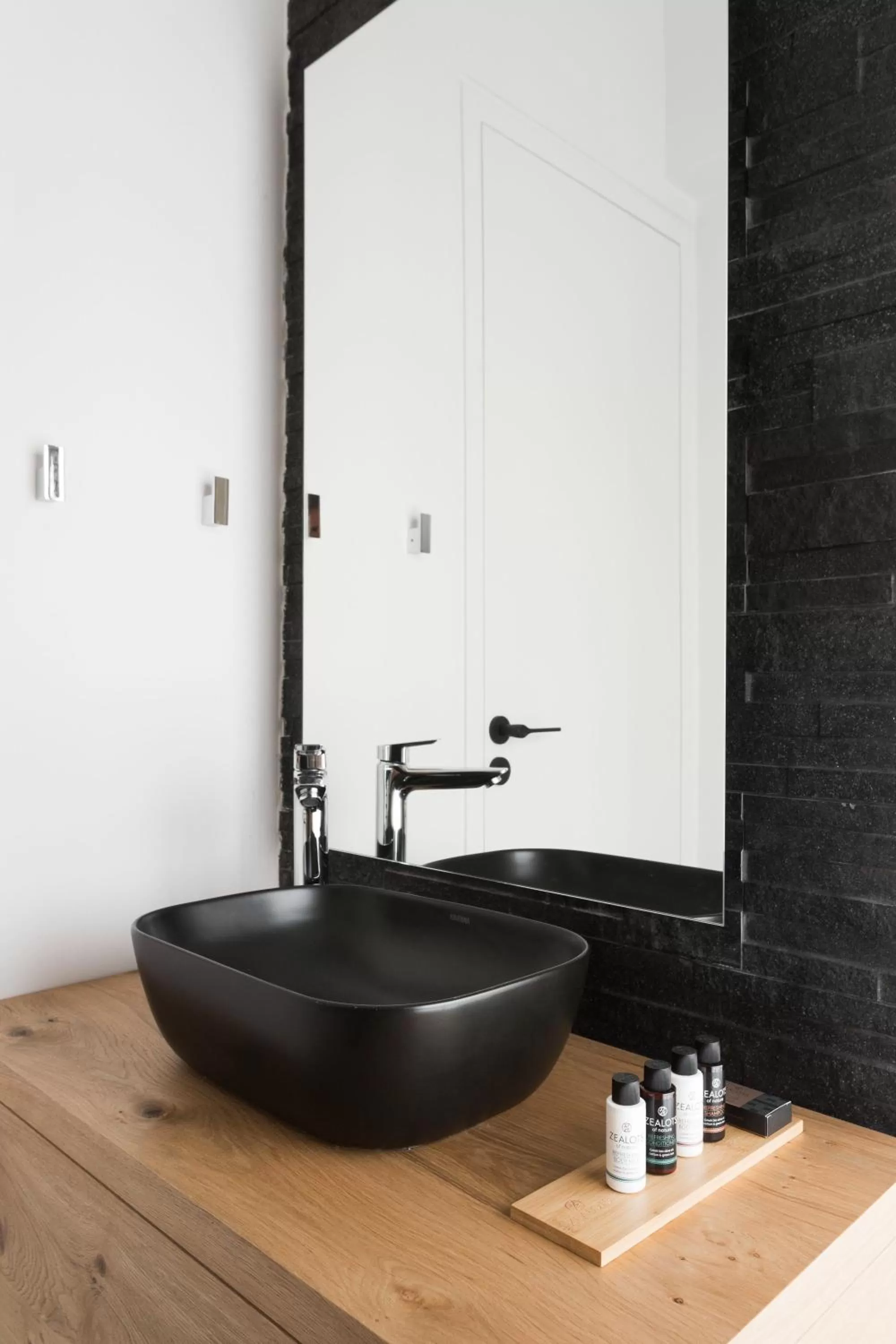 Bathroom in LUX&EASY Athens Downtown Apartments