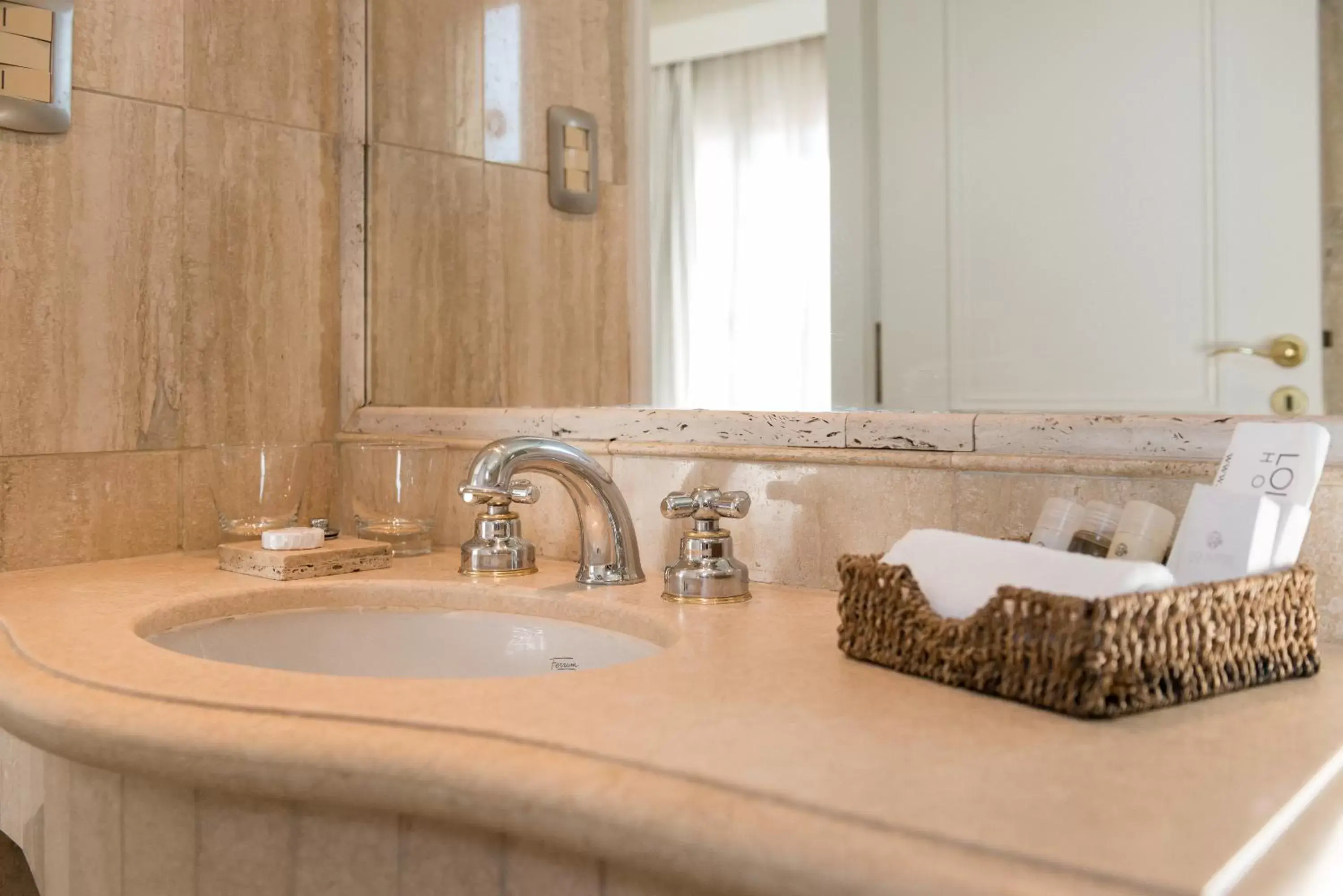 Bathroom in Loi Suites Recoleta Hotel