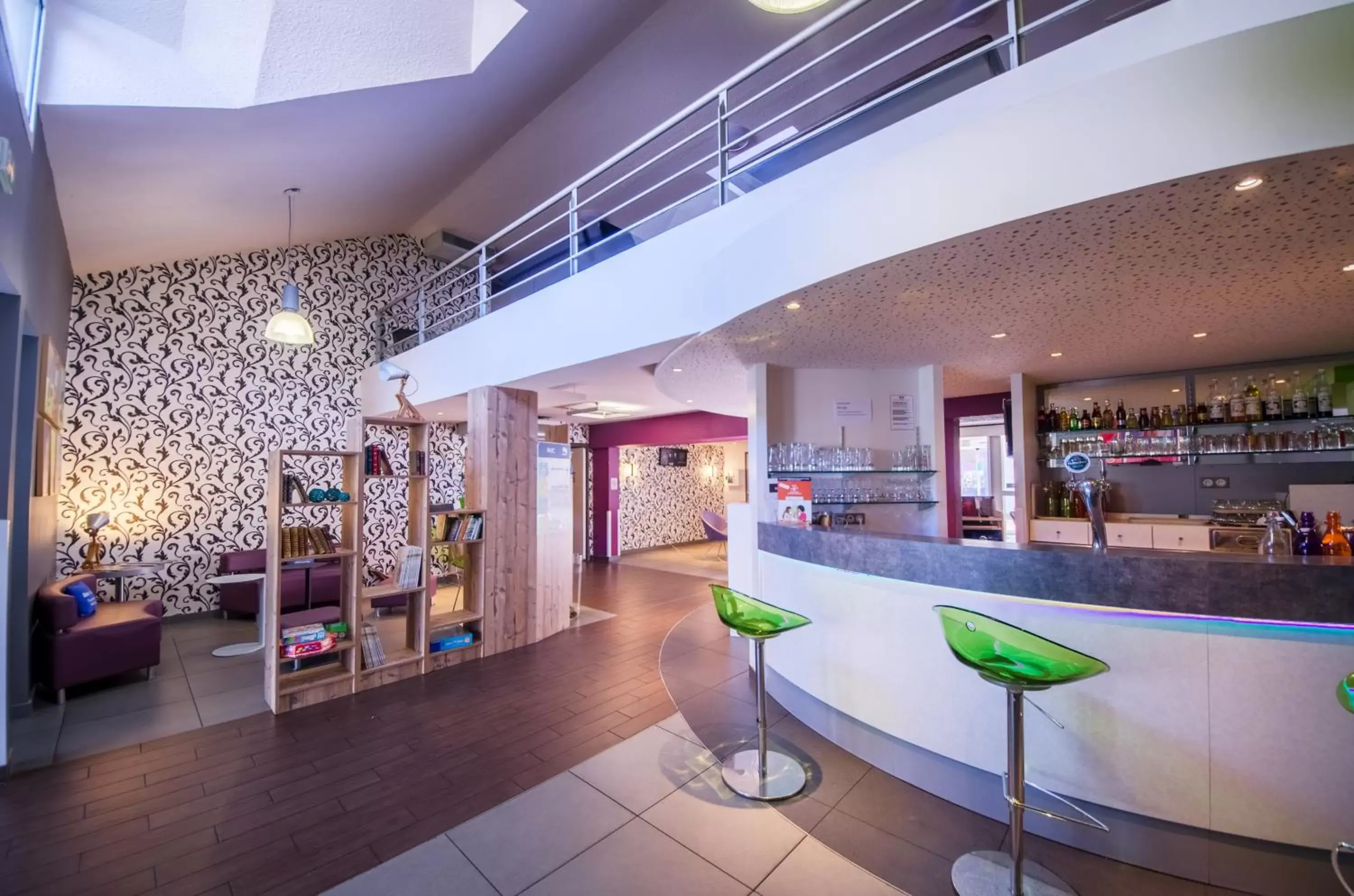Lounge or bar in ibis styles Brive Ouest