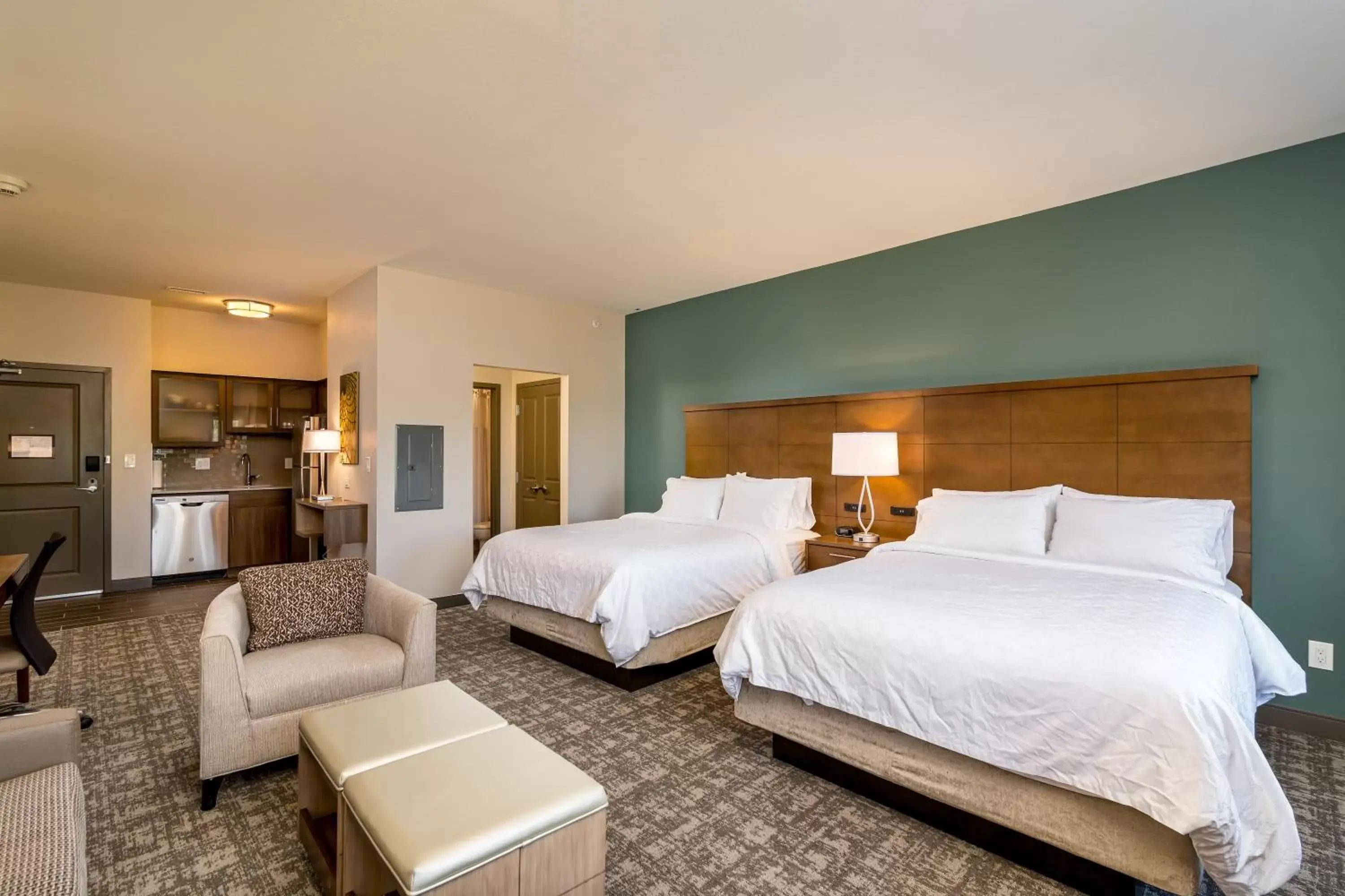 Photo of the whole room, Bed in Staybridge Suites Florence - Cincinnati South, an IHG Hotel